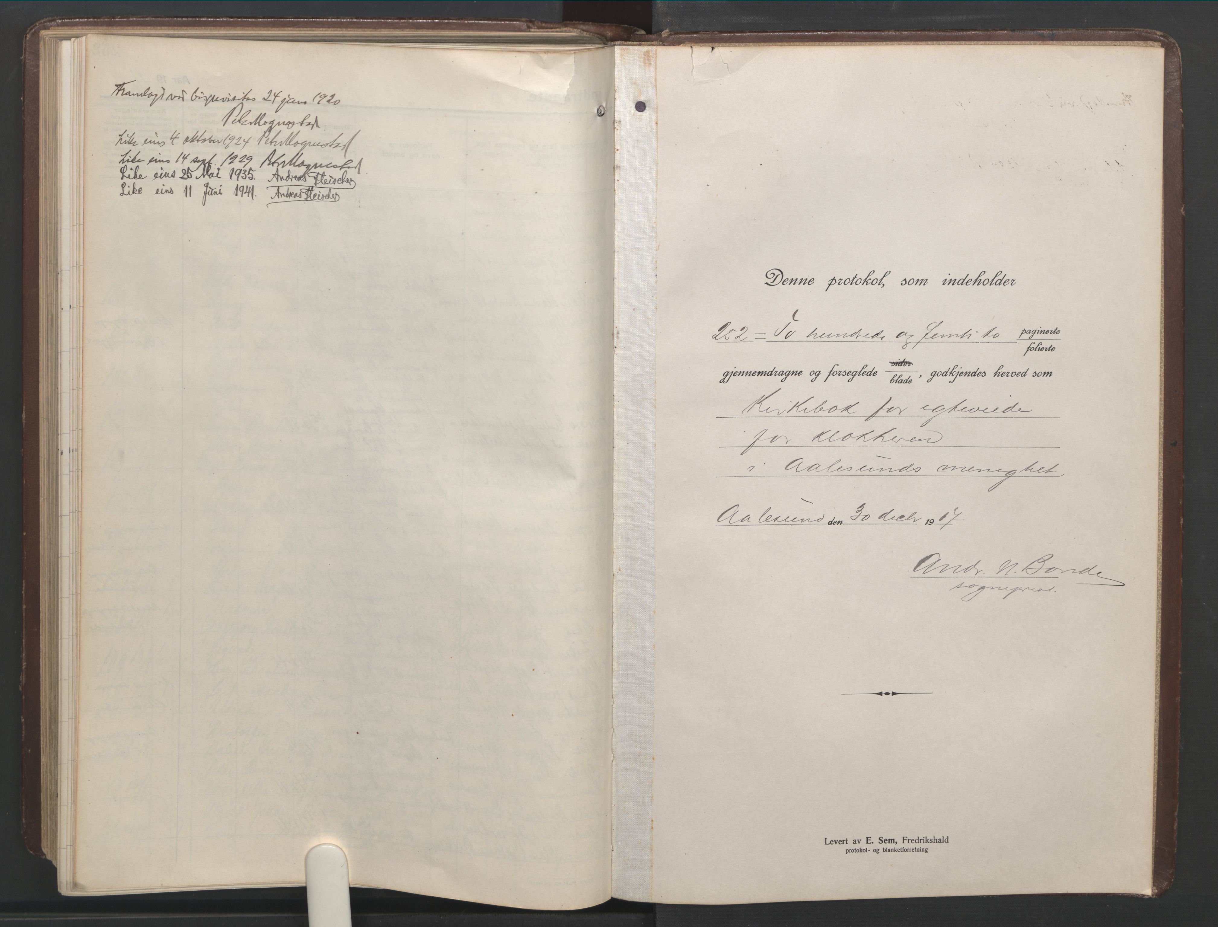 Ministerialprotokoller, klokkerbøker og fødselsregistre - Møre og Romsdal, AV/SAT-A-1454/529/L0473: Klokkerbok nr. 529C10, 1918-1941, s. 253