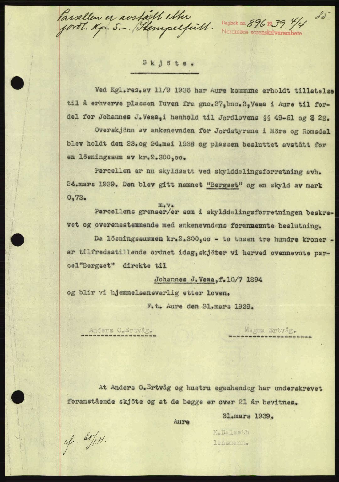 Nordmøre sorenskriveri, AV/SAT-A-4132/1/2/2Ca: Pantebok nr. A86, 1939-1939, Dagboknr: 896/1939