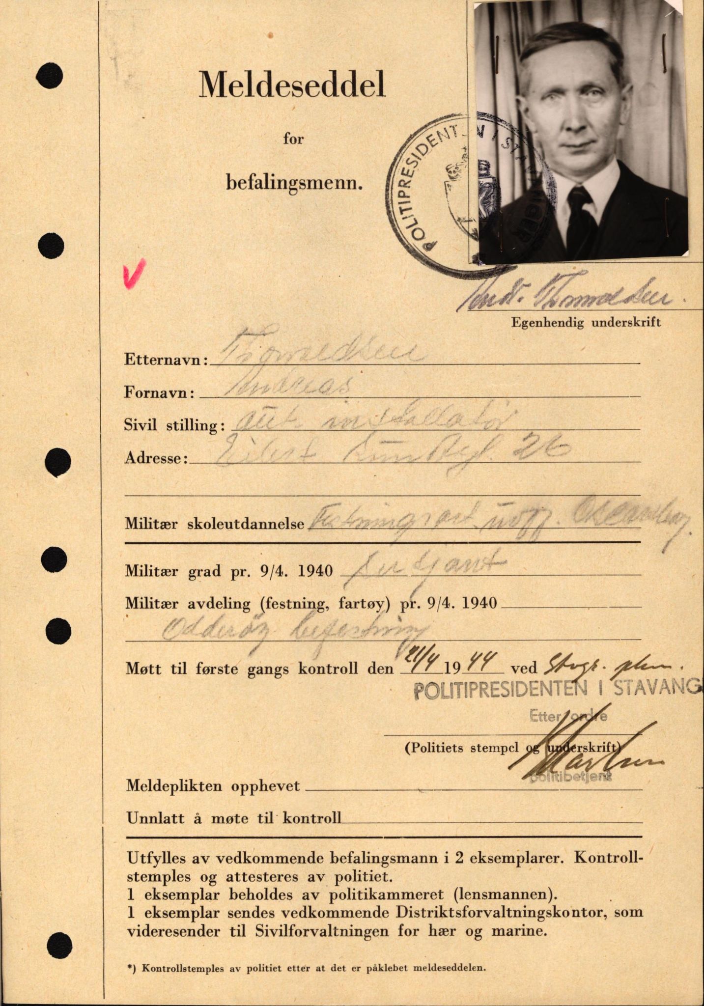 Forsvaret, Forsvarets krigshistoriske avdeling, AV/RA-RAFA-2017/Y/Yf/L0209: II-C-11-2121  -  Okkupasjonstiden.  Meldesedler for befal med foto og oppl. om militær grad 9. apr. 1940., 1944-1945, s. 1108