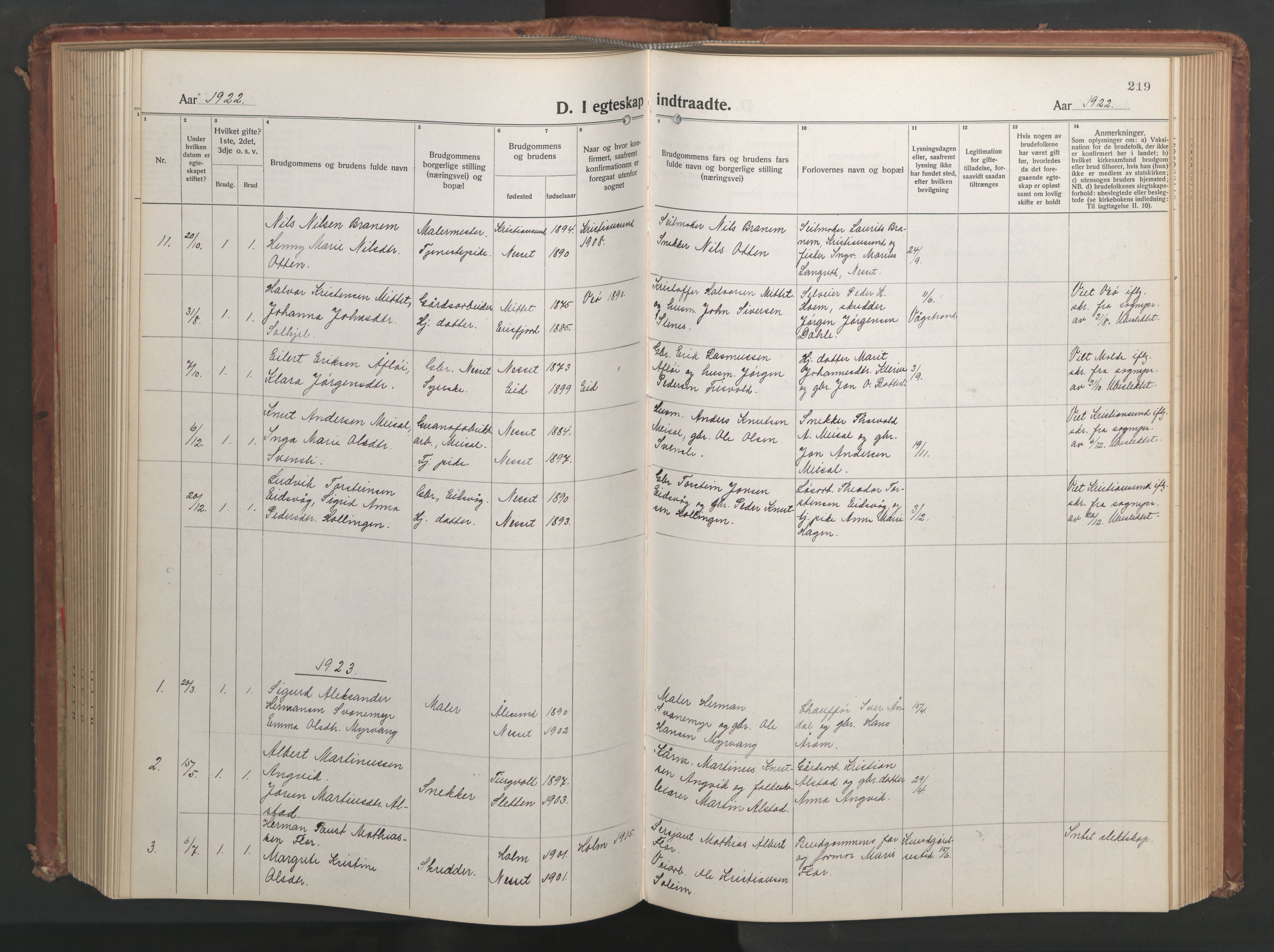 Ministerialprotokoller, klokkerbøker og fødselsregistre - Møre og Romsdal, AV/SAT-A-1454/551/L0633: Klokkerbok nr. 551C05, 1921-1961, s. 219