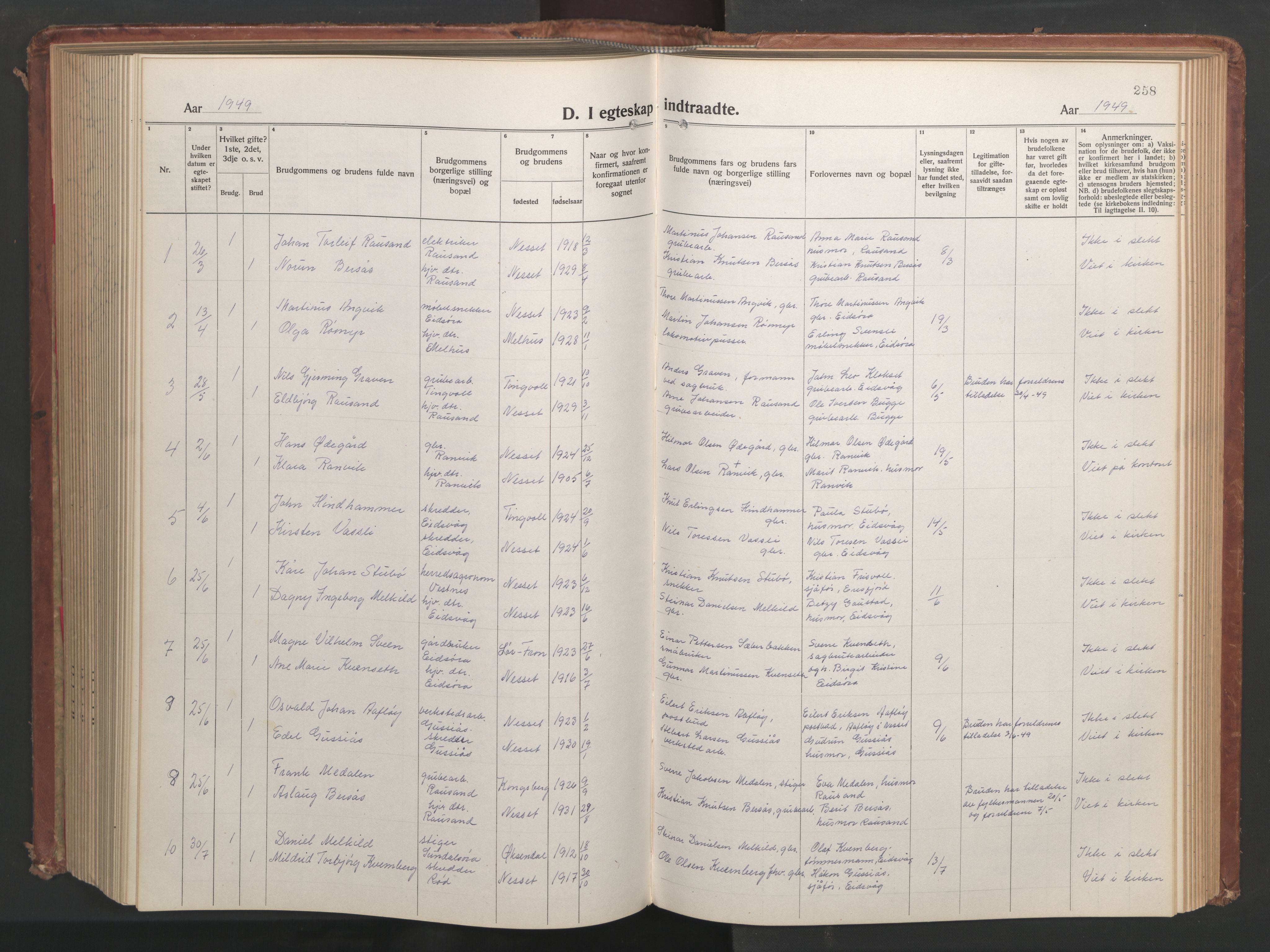 Ministerialprotokoller, klokkerbøker og fødselsregistre - Møre og Romsdal, SAT/A-1454/551/L0633: Klokkerbok nr. 551C05, 1921-1961, s. 258