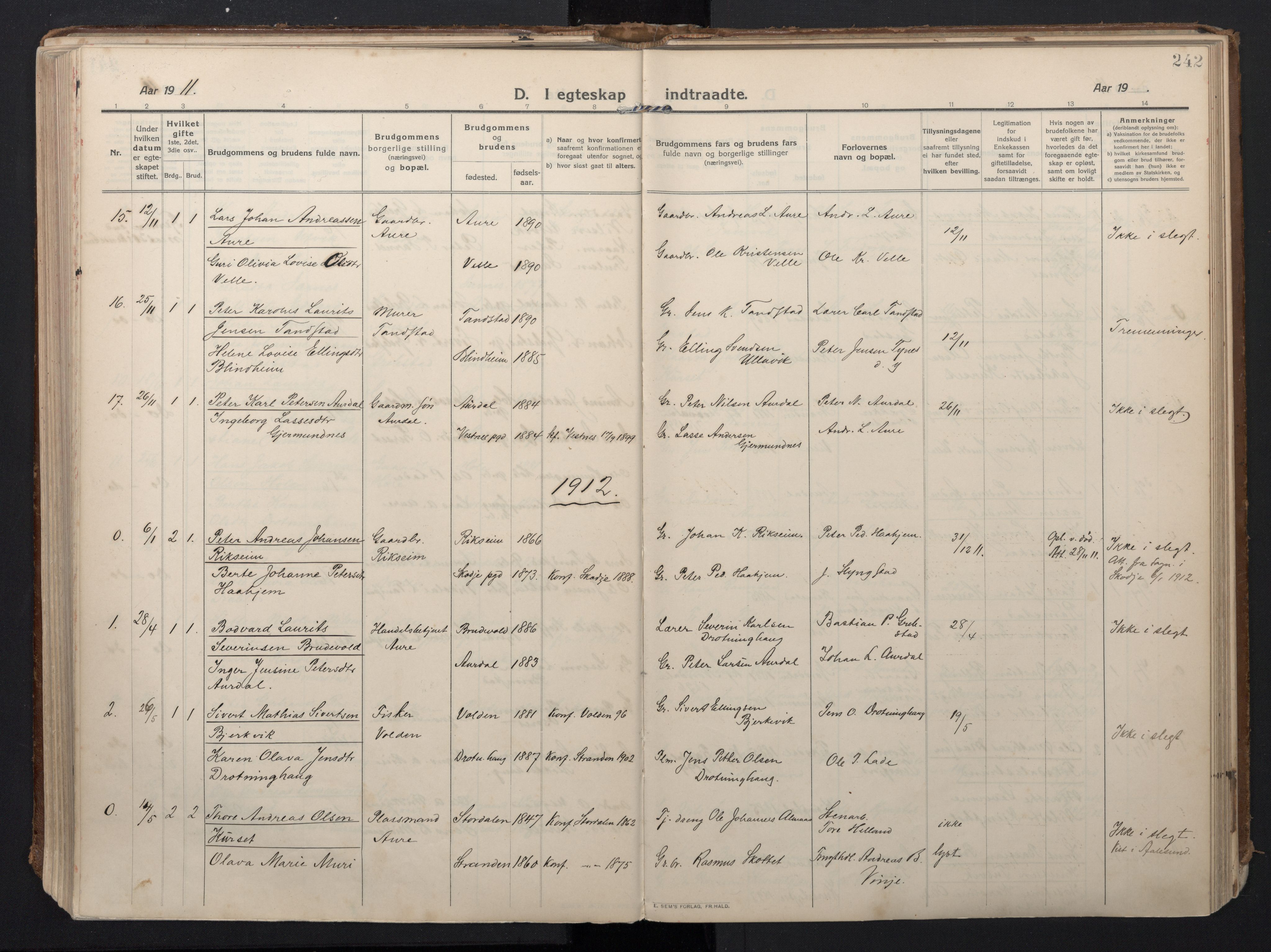 Ministerialprotokoller, klokkerbøker og fødselsregistre - Møre og Romsdal, AV/SAT-A-1454/523/L0337: Ministerialbok nr. 523A04, 1911-1929, s. 242