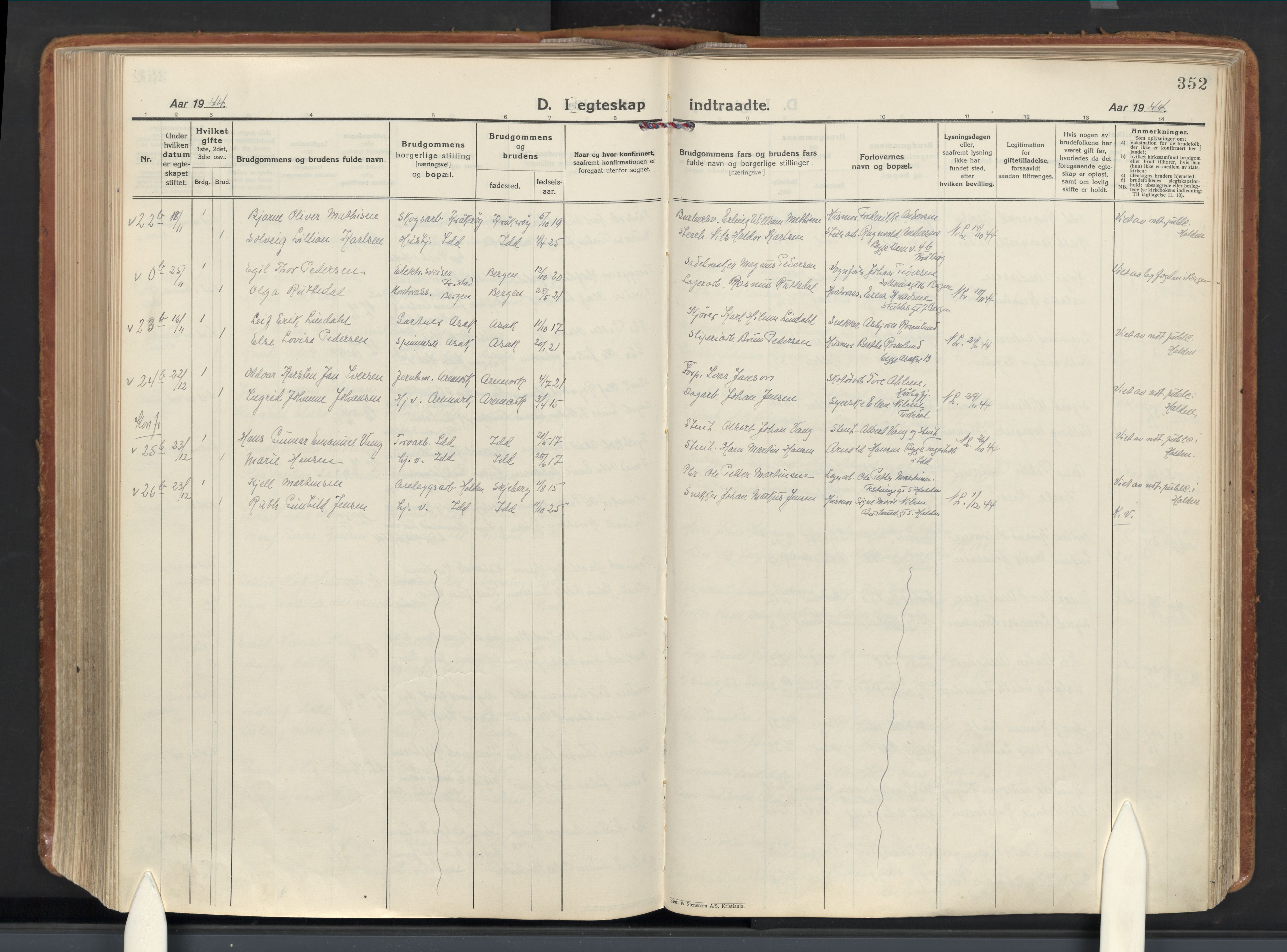Idd prestekontor Kirkebøker, AV/SAO-A-10911/F/Fc/L0008: Ministerialbok nr. III 8, 1926-1953, s. 352
