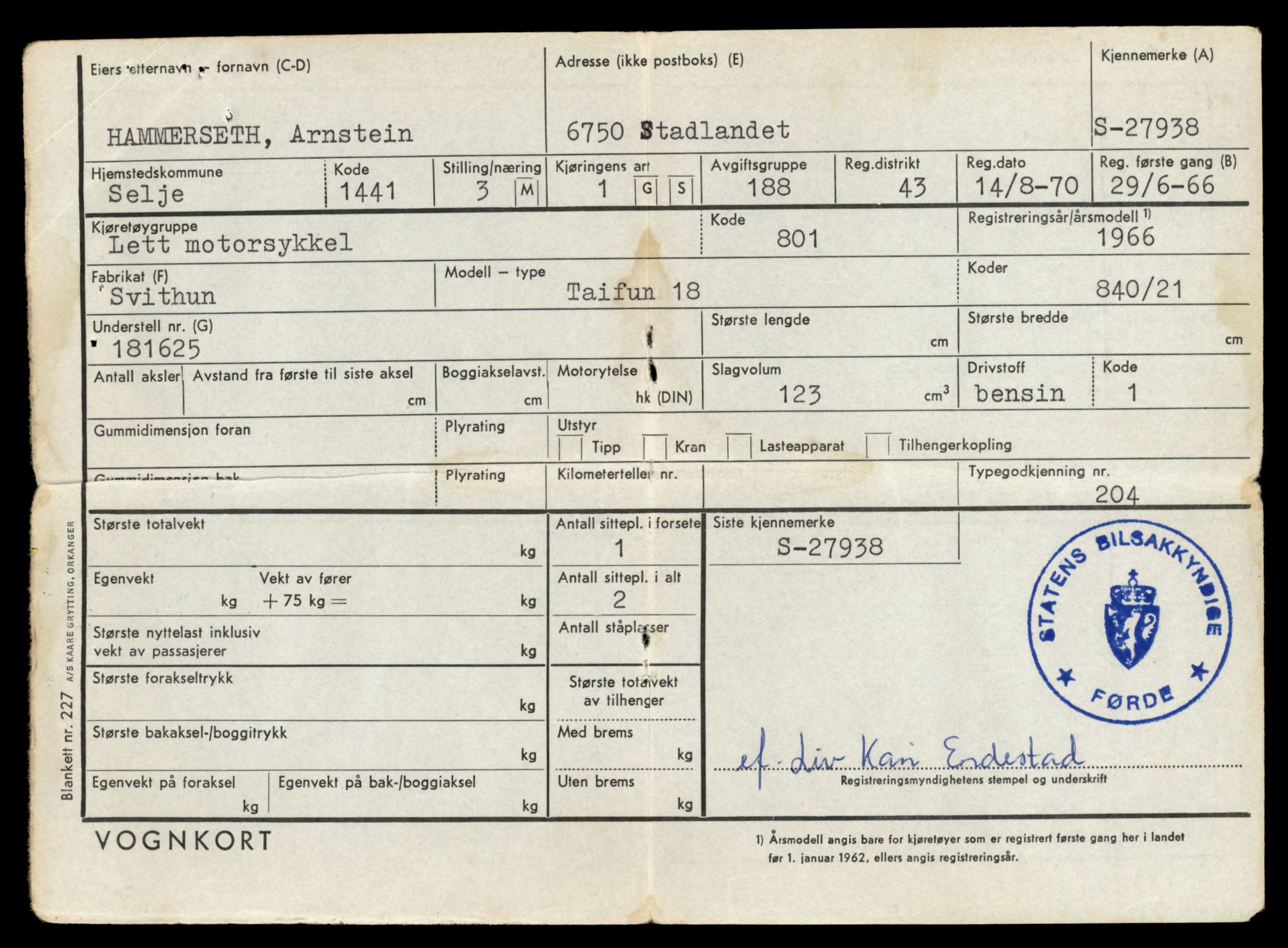 Møre og Romsdal vegkontor - Ålesund trafikkstasjon, AV/SAT-A-4099/F/Fe/L0038: Registreringskort for kjøretøy T 13180 - T 13360, 1927-1998, s. 11