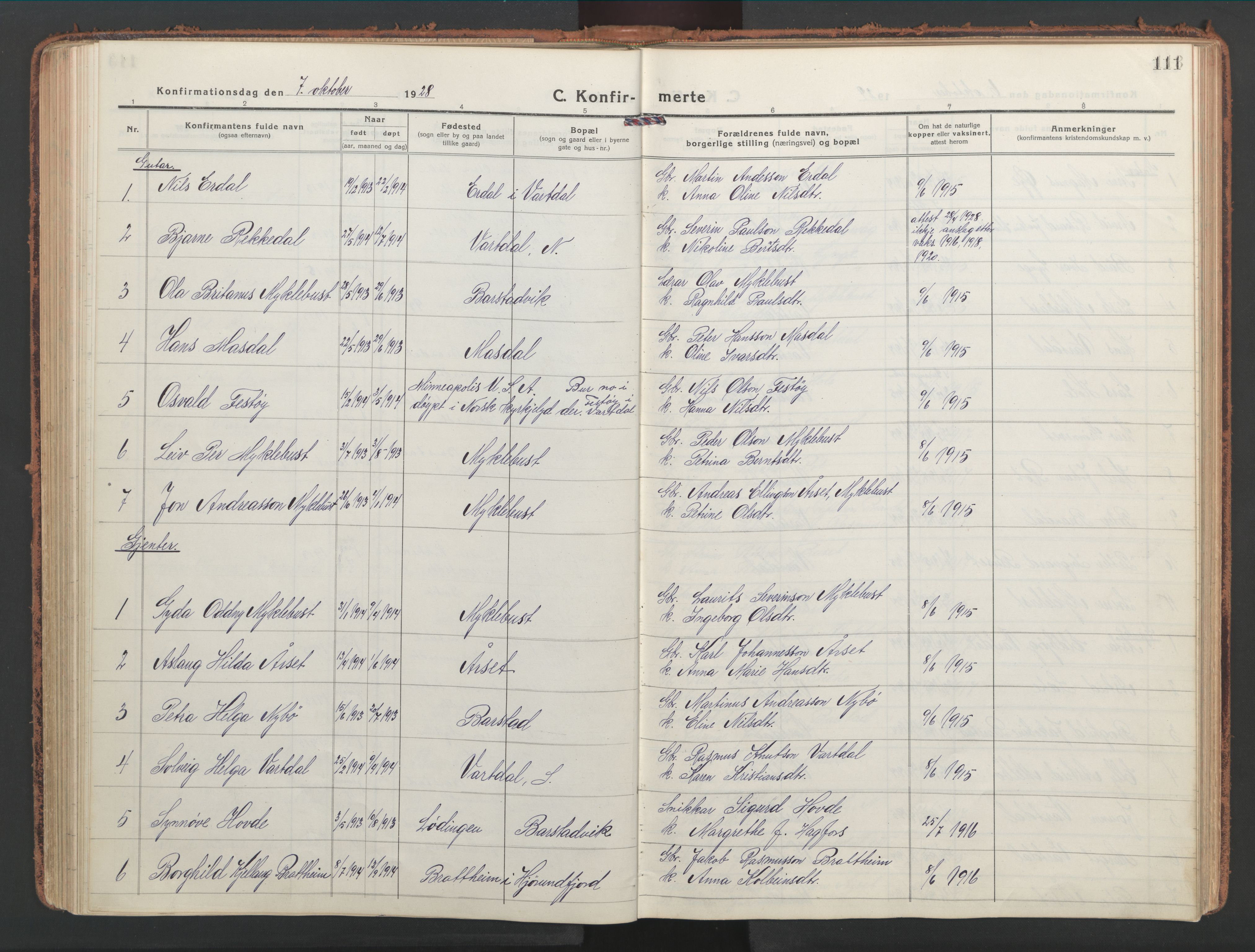 Ministerialprotokoller, klokkerbøker og fødselsregistre - Møre og Romsdal, AV/SAT-A-1454/514/L0202: Klokkerbok nr. 514C02, 1916-1944, s. 111