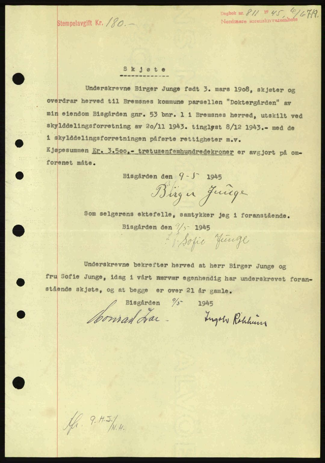 Nordmøre sorenskriveri, SAT/A-4132/1/2/2Ca: Pantebok nr. A99, 1945-1945, Dagboknr: 811/1945