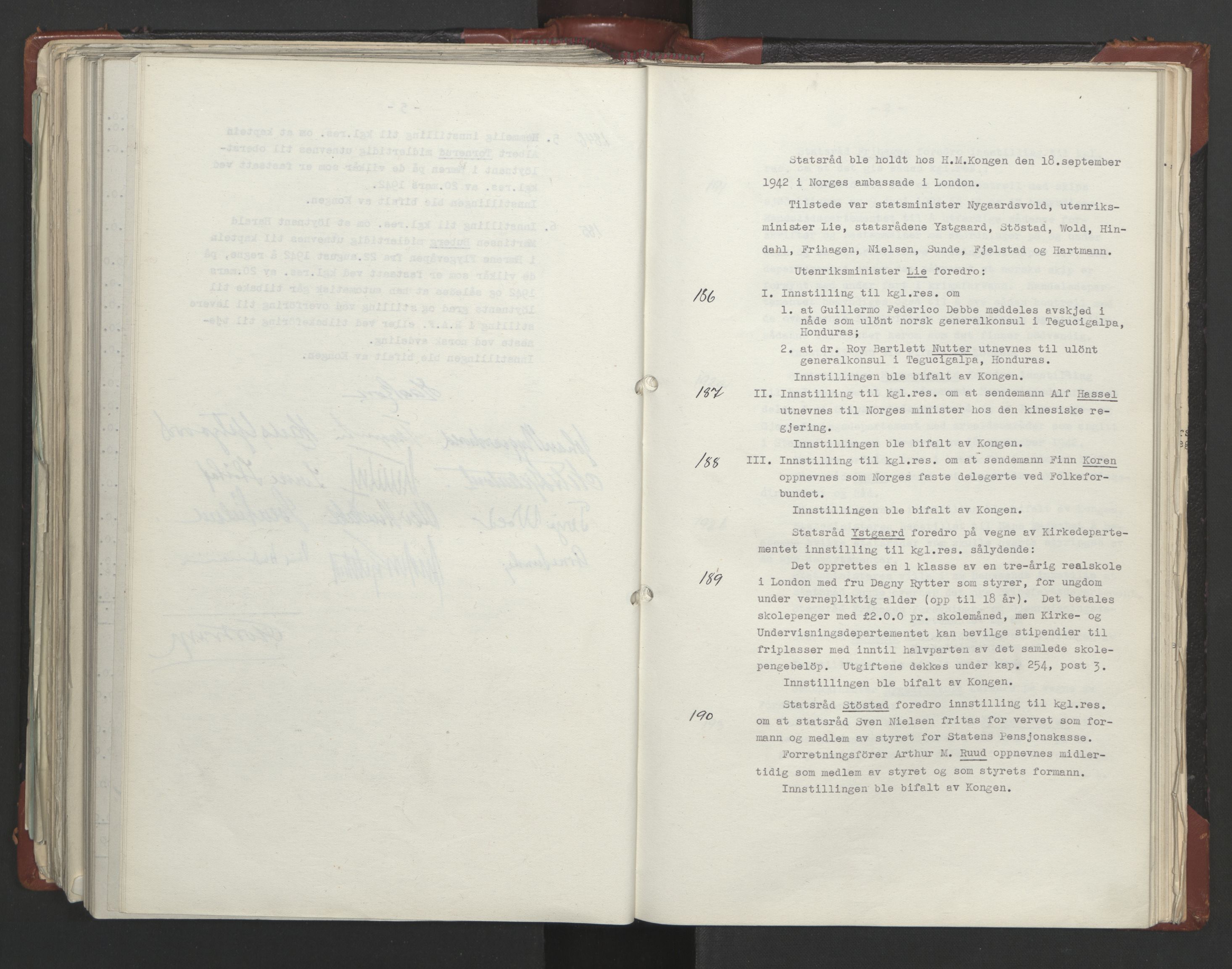 Statsrådssekretariatet, AV/RA-S-1001/A/Ac/L0122: Kgl. res. (9/4) 17/4 1940 -18/12 1942, 1940-1942, s. 338