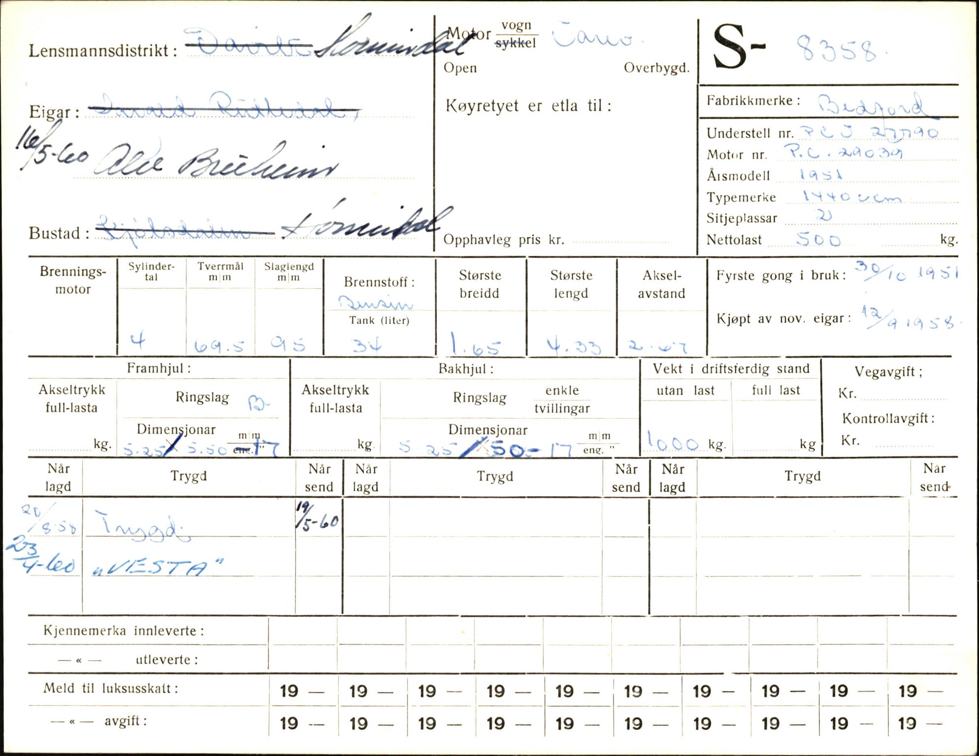 Statens vegvesen, Sogn og Fjordane vegkontor, AV/SAB-A-5301/4/F/L0006: Registerkort utmeldte Fjordane S8300-9500, 1930-1961, s. 86