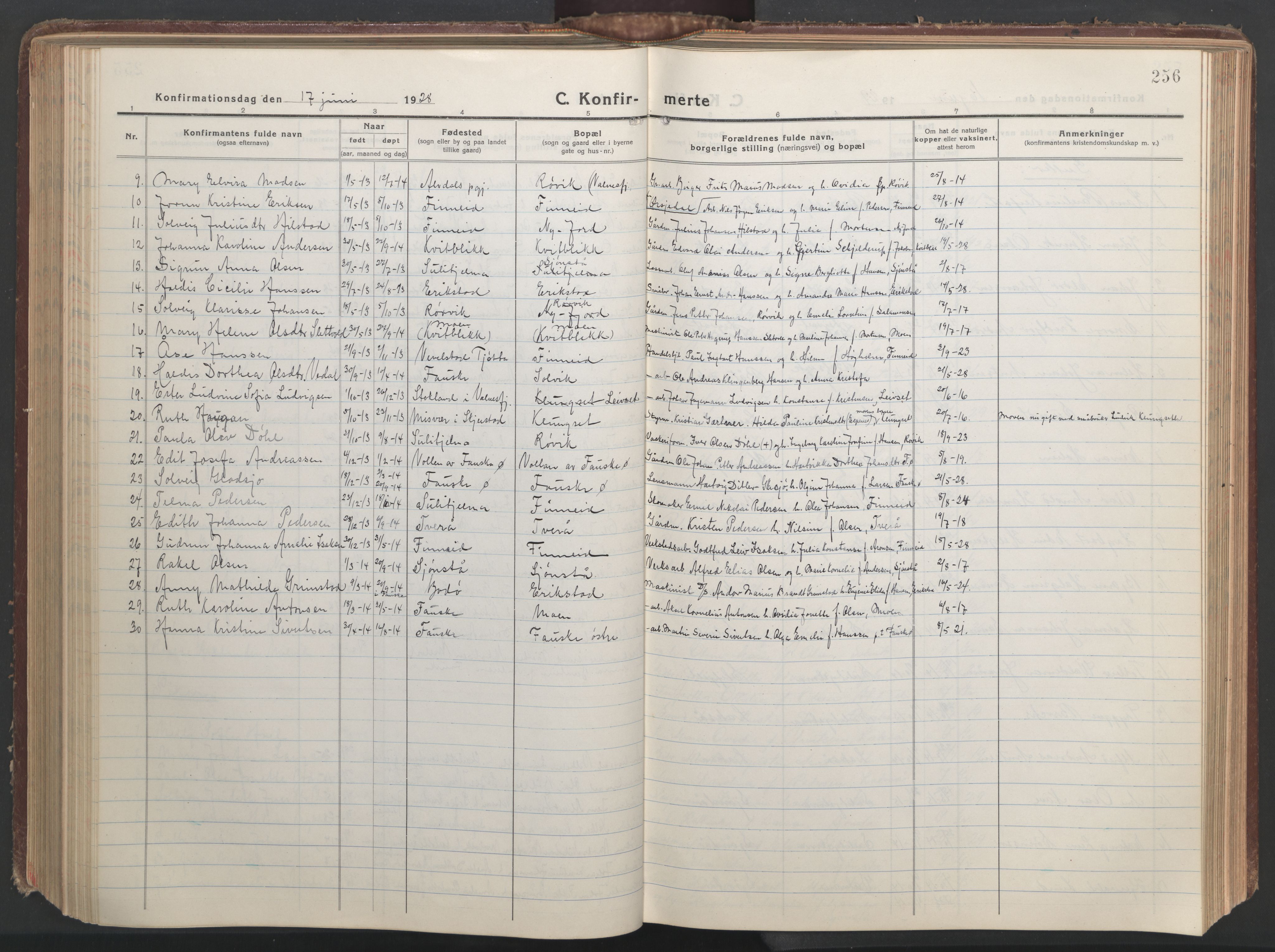 Ministerialprotokoller, klokkerbøker og fødselsregistre - Nordland, AV/SAT-A-1459/849/L0700: Klokkerbok nr. 849C01, 1919-1946, s. 256