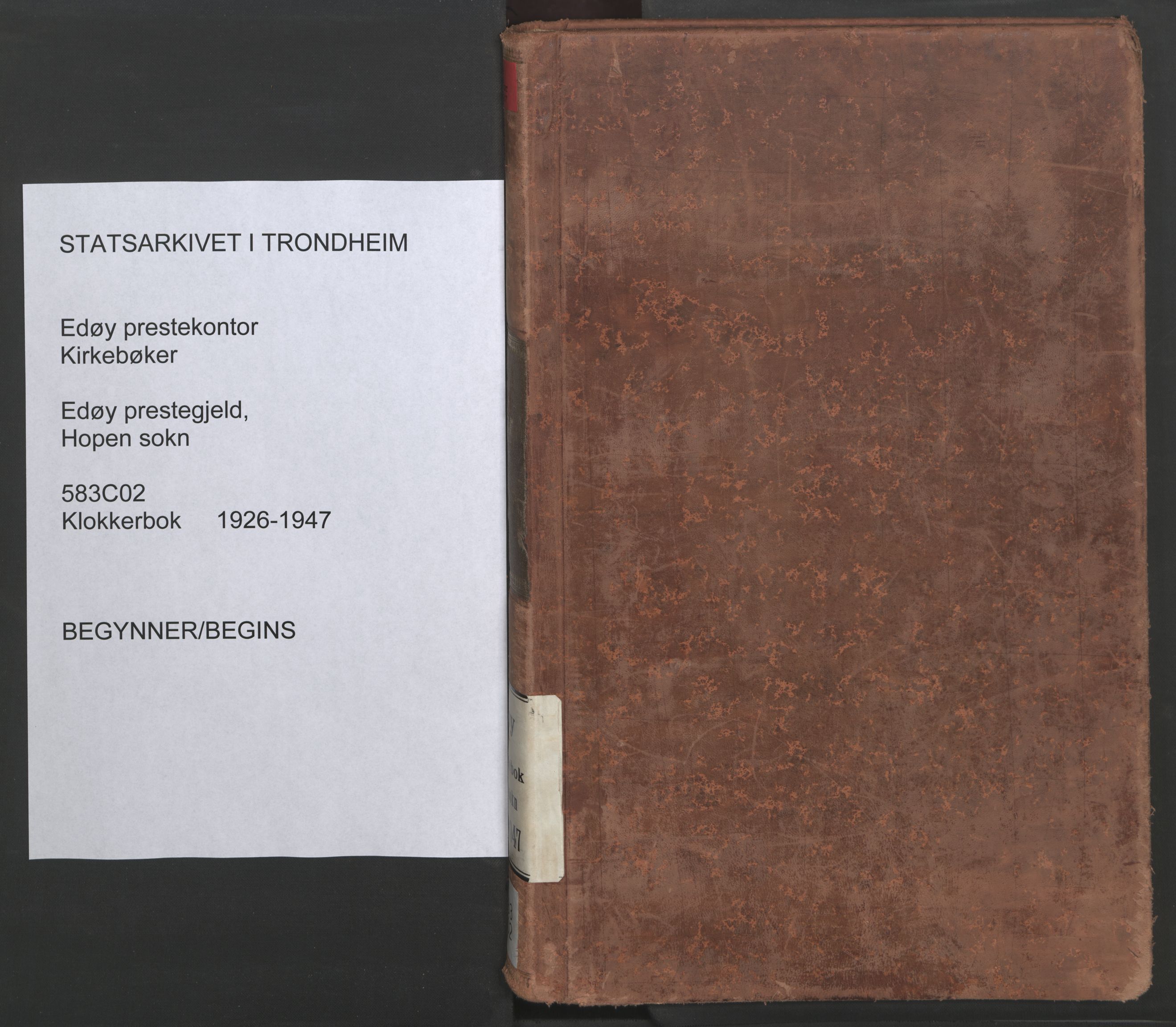 Ministerialprotokoller, klokkerbøker og fødselsregistre - Møre og Romsdal, SAT/A-1454/583/L0957: Klokkerbok nr. 583C02, 1926-1947