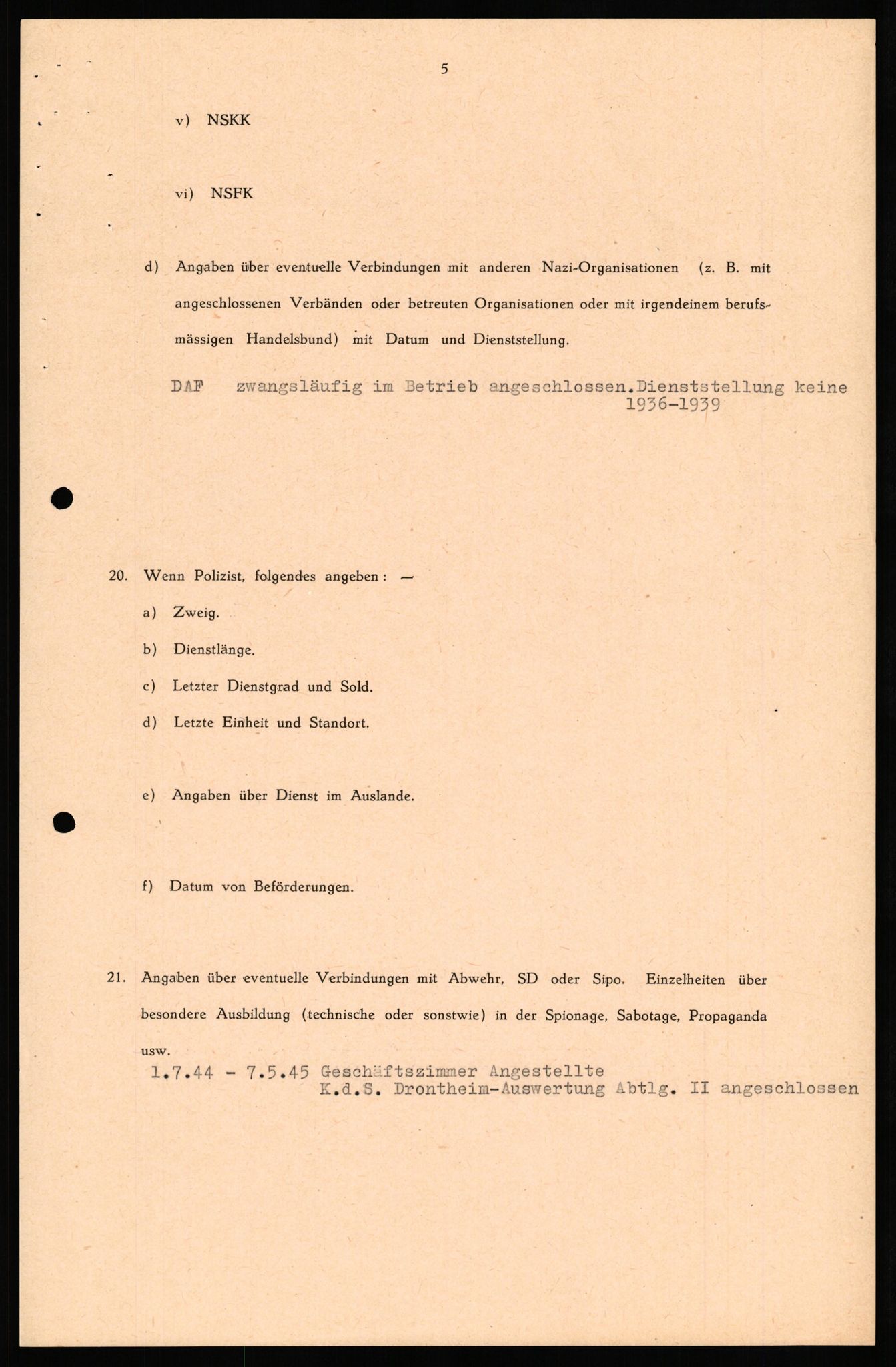 Forsvaret, Forsvarets overkommando II, AV/RA-RAFA-3915/D/Db/L0033: CI Questionaires. Tyske okkupasjonsstyrker i Norge. Tyskere., 1945-1946, s. 500