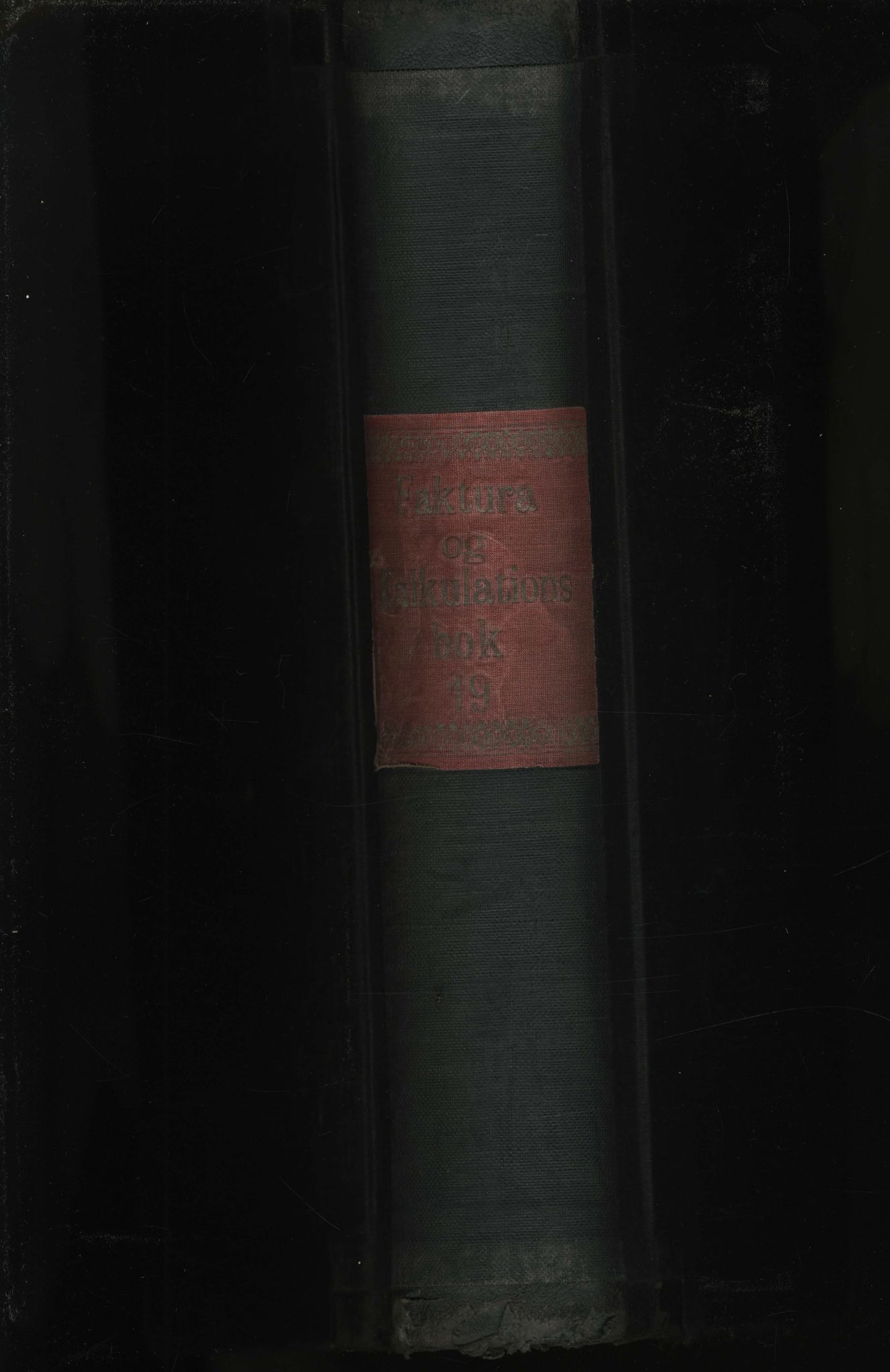 Brodtkorb handel A/S, VAMU/A-0001/R/Re/L0004: Faktura og kalkulationsbok 19, 1925