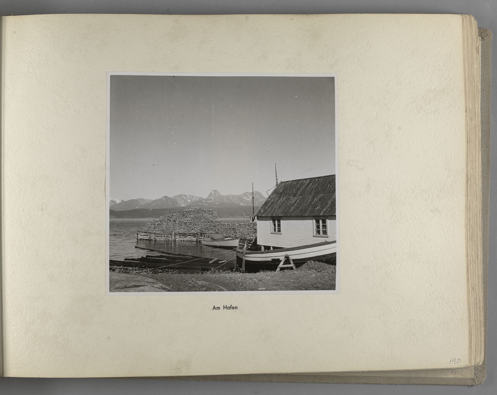 Tyske arkiver, Reichskommissariat, Bildarchiv, AV/RA-RAFA-3309/U/L0071: Fotoalbum: Mit dem Reichskommissar nach Nordnorwegen und Finnland 10. bis 27. Juli 1942, 1942, s. 79