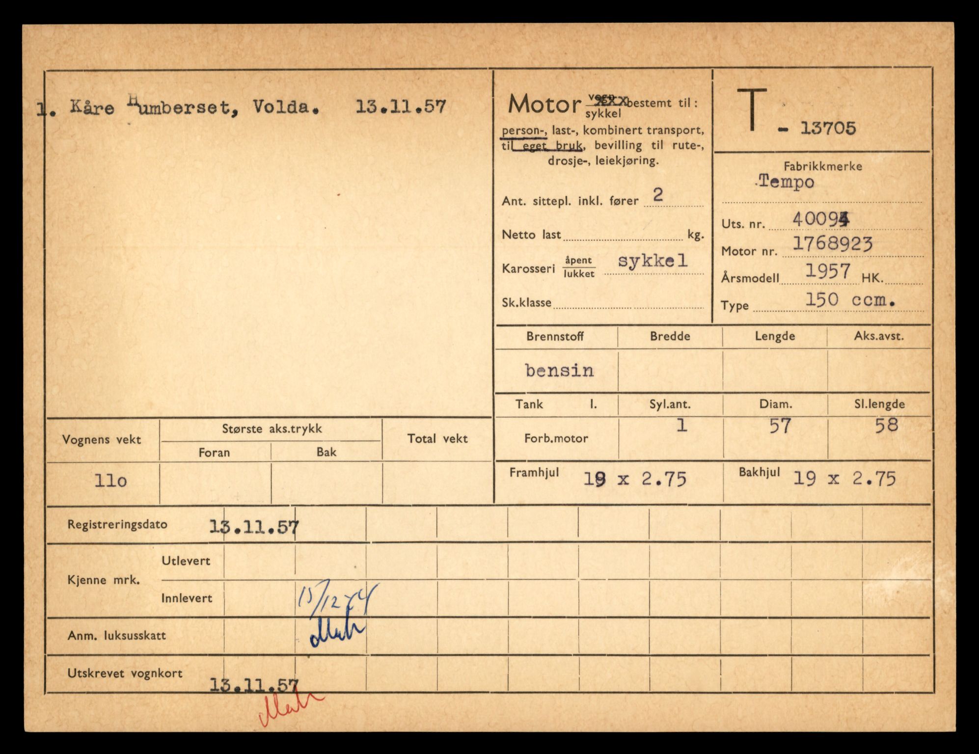 Møre og Romsdal vegkontor - Ålesund trafikkstasjon, AV/SAT-A-4099/F/Fe/L0040: Registreringskort for kjøretøy T 13531 - T 13709, 1927-1998, s. 2989