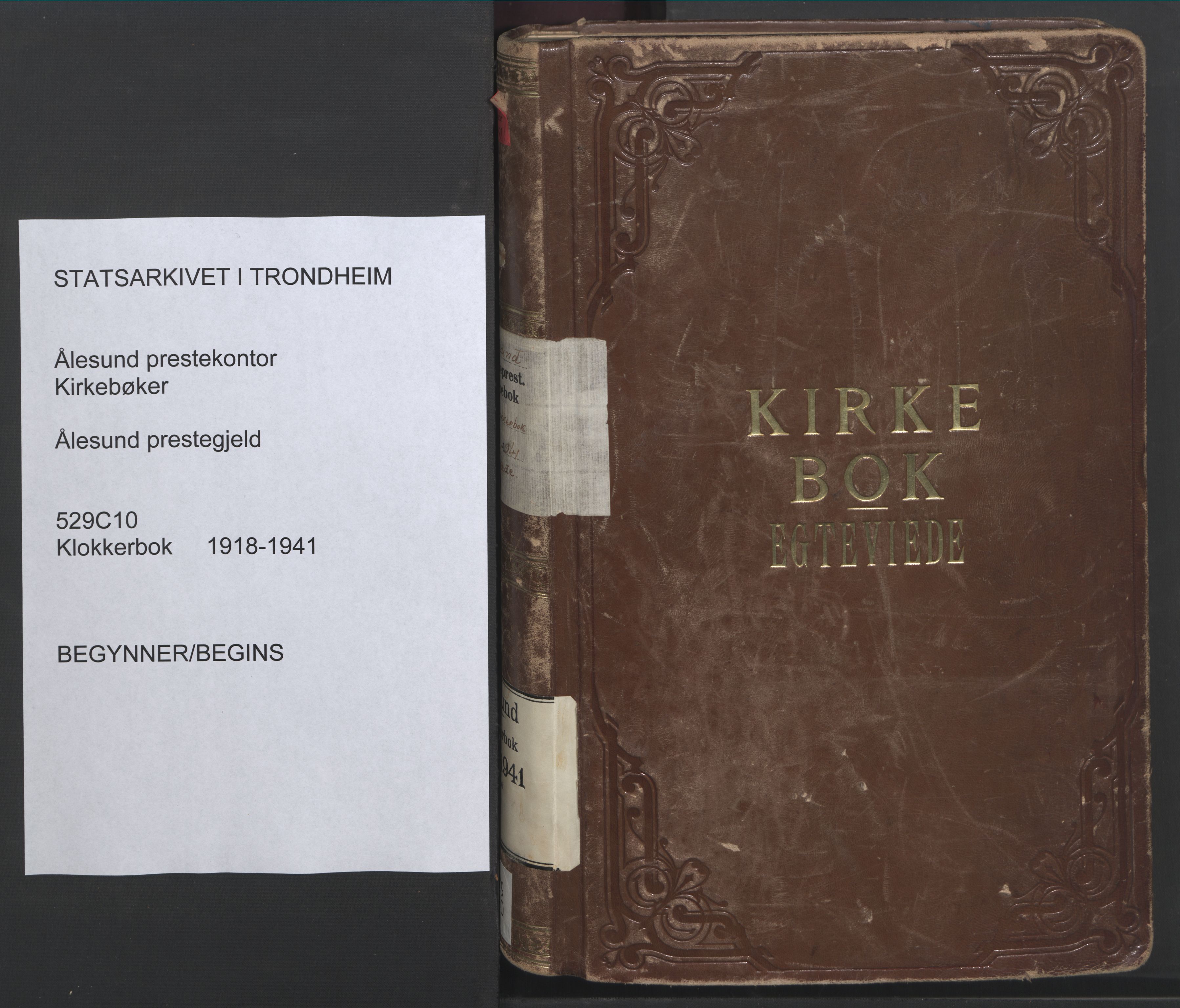 Ministerialprotokoller, klokkerbøker og fødselsregistre - Møre og Romsdal, AV/SAT-A-1454/529/L0473: Klokkerbok nr. 529C10, 1918-1941