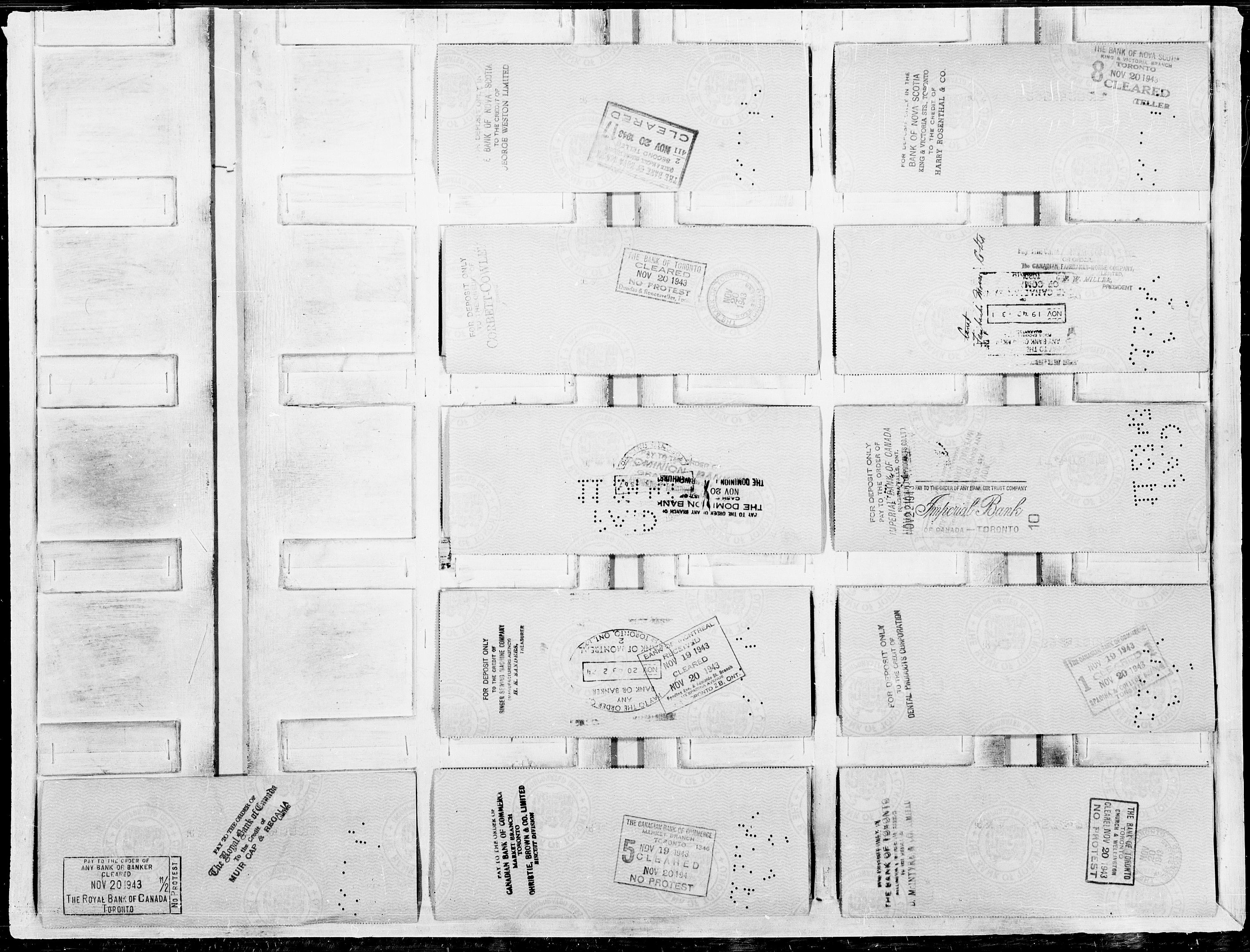 Forsvaret, Flyvåpnenes treningsleir 1940-1945, AV/RA-RAFA-3974/V/L0070: Sjekker.  F.T.L. brukskonto A-20 200 til A-25 261., 1940-1945