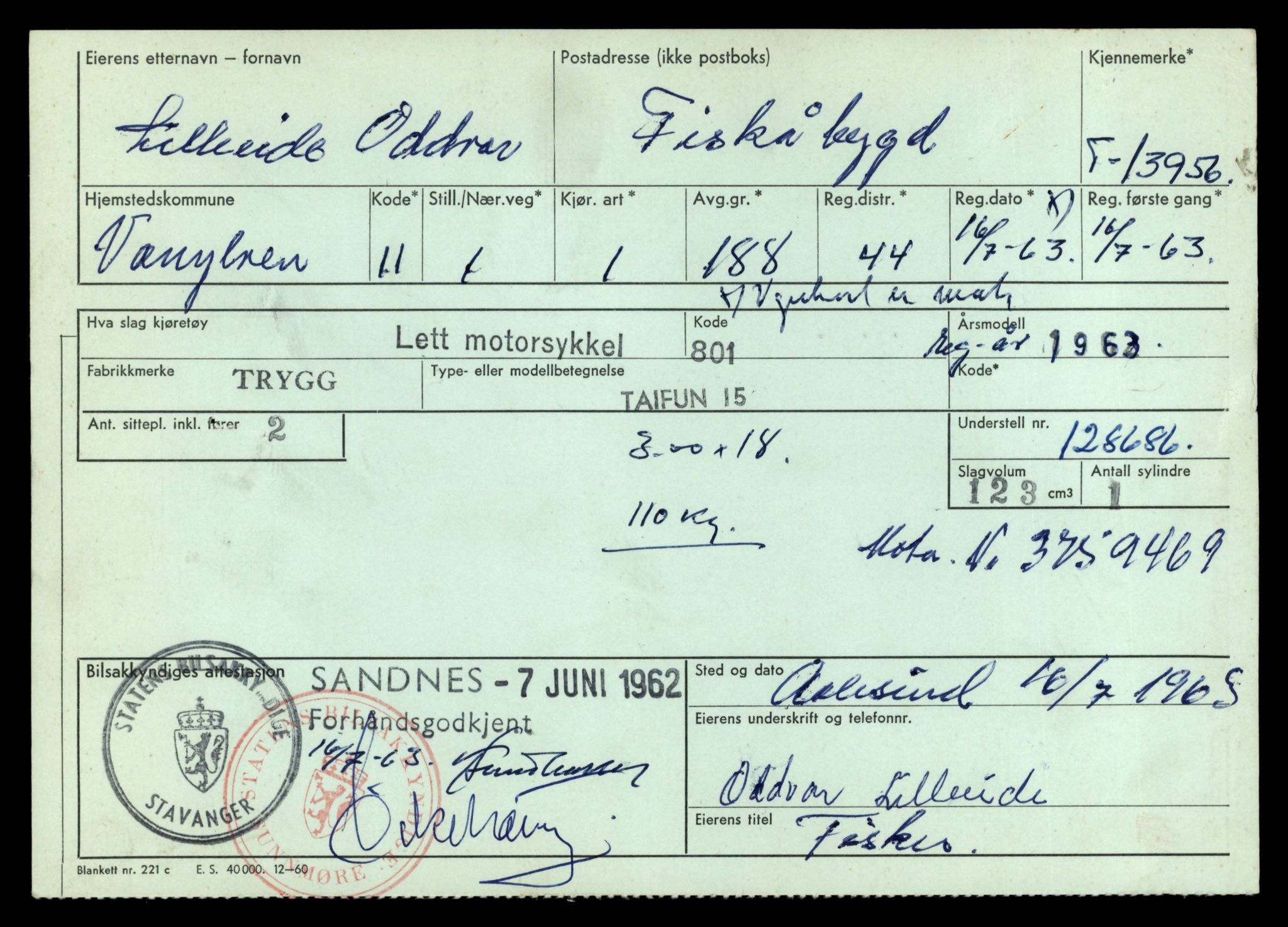Møre og Romsdal vegkontor - Ålesund trafikkstasjon, AV/SAT-A-4099/F/Fe/L0042: Registreringskort for kjøretøy T 13906 - T 14079, 1927-1998, s. 843