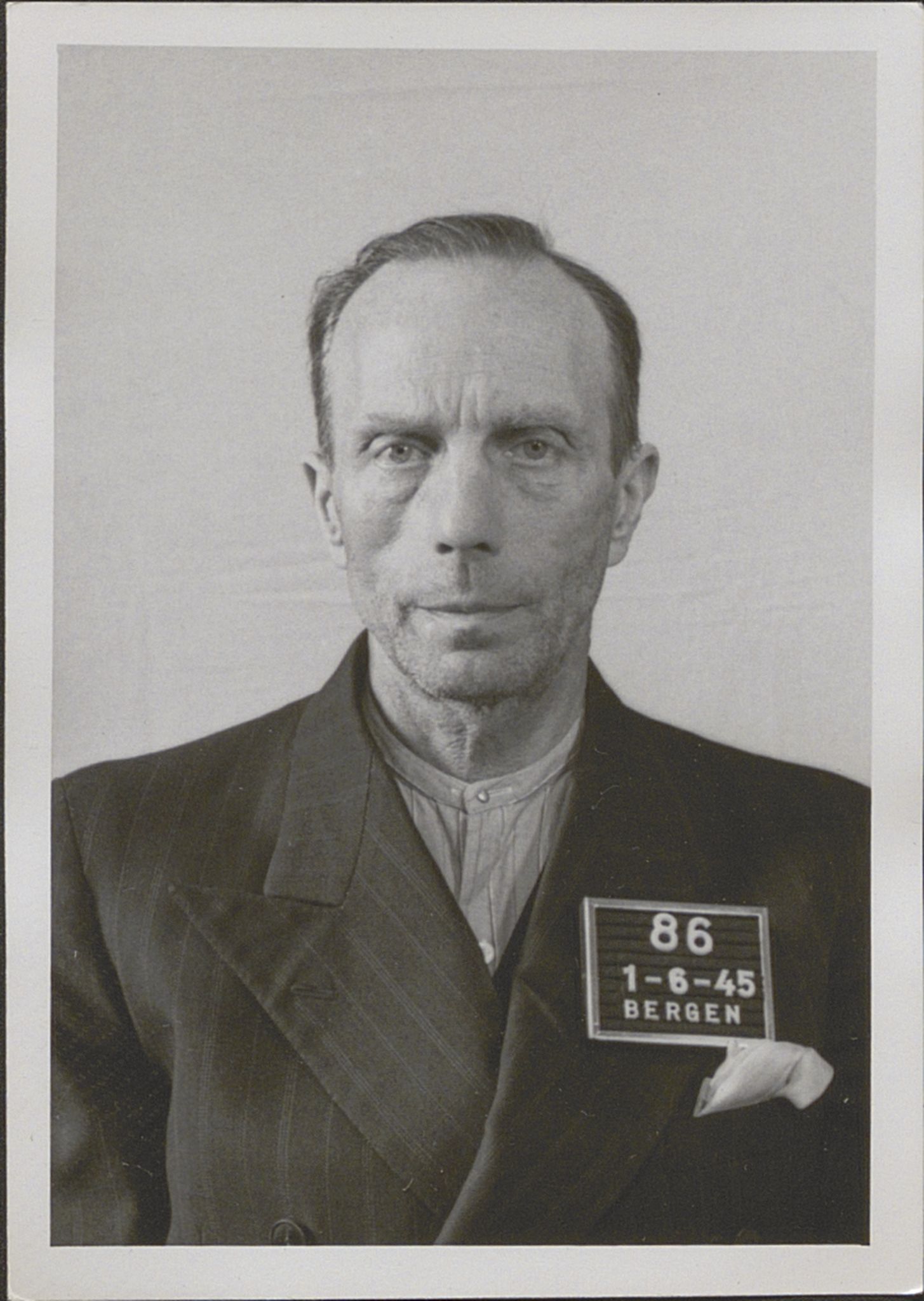 Bergen politikammer / politidistrikt, SAB/A-60401/Y/Yc/Ycd/L0004: Personfoto - landsvikere etc, 1945-1947, s. 74