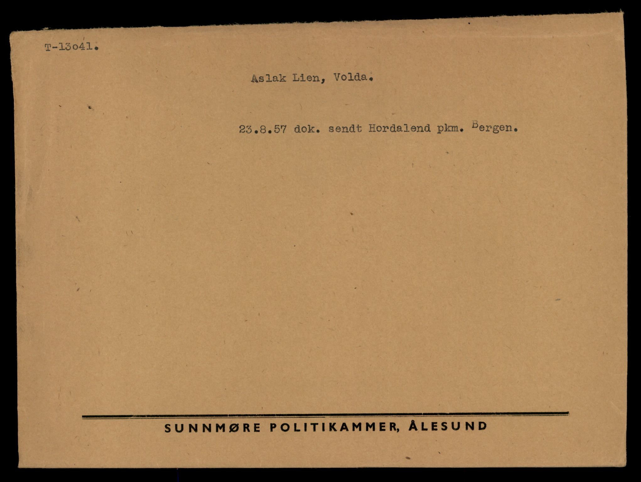 Møre og Romsdal vegkontor - Ålesund trafikkstasjon, AV/SAT-A-4099/F/Fe/L0037: Registreringskort for kjøretøy T 13031 - T 13179, 1927-1998, s. 237