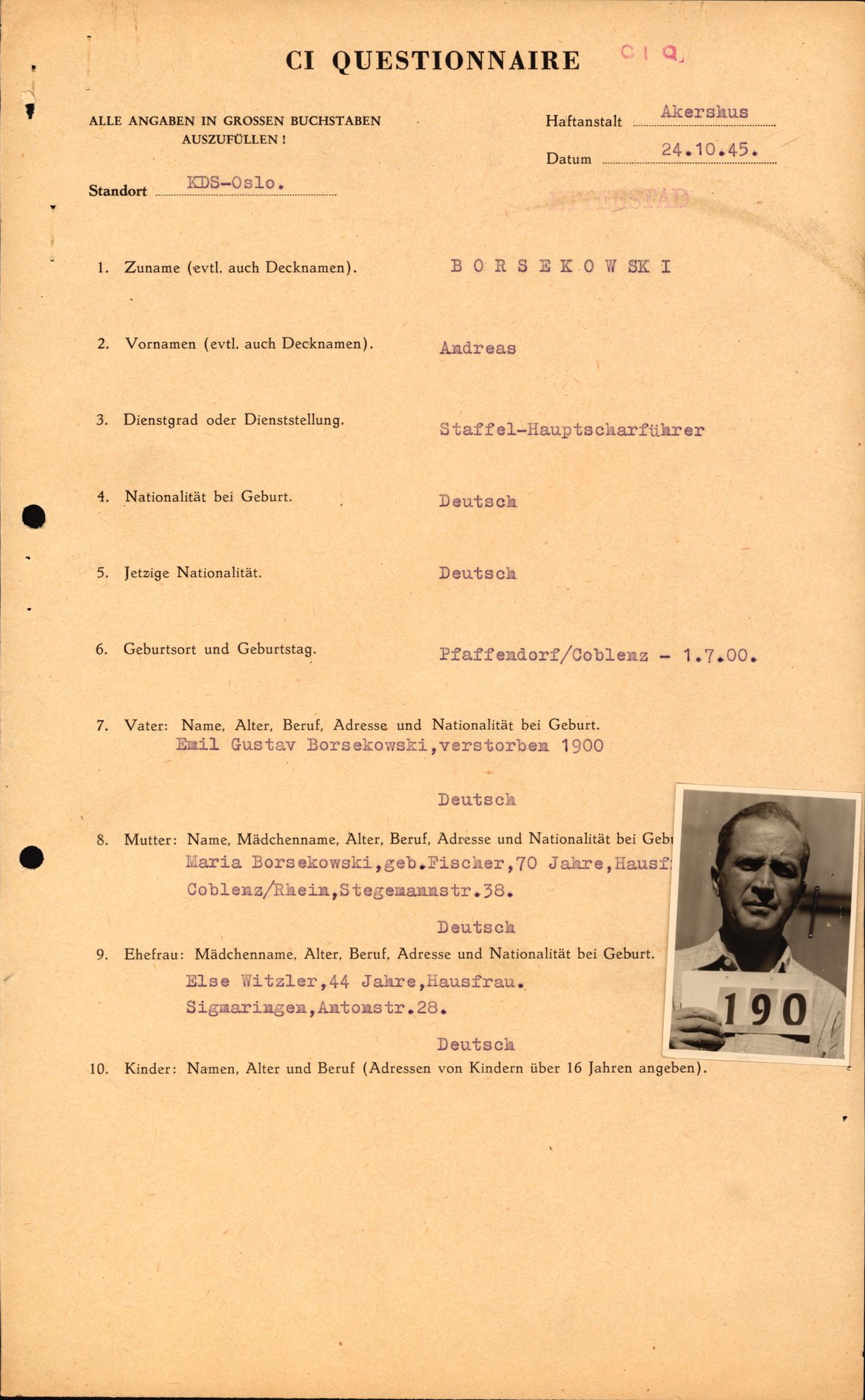 Forsvaret, Forsvarets overkommando II, AV/RA-RAFA-3915/D/Db/L0004: CI Questionaires. Tyske okkupasjonsstyrker i Norge. Tyskere., 1945-1946, s. 26