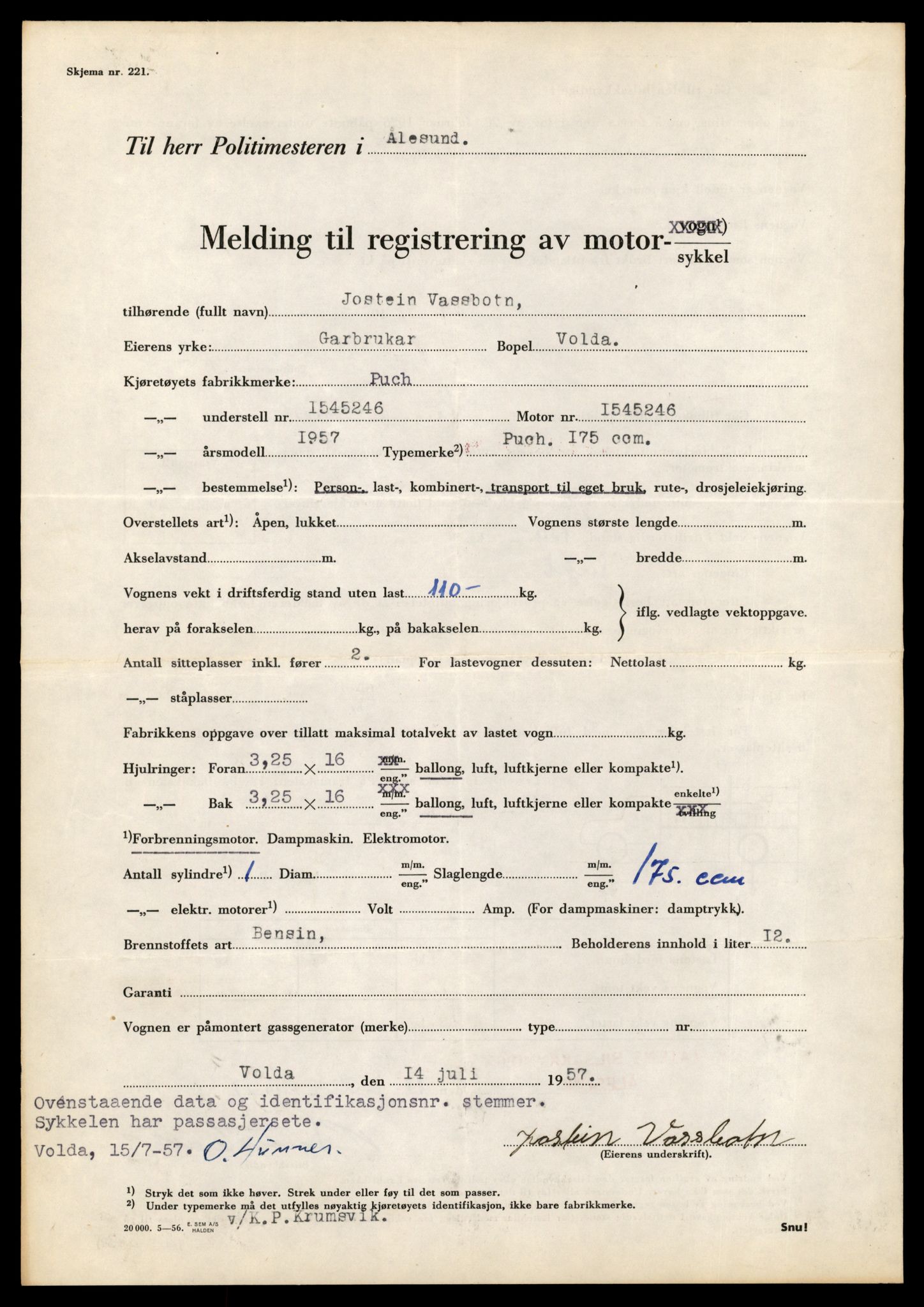 Møre og Romsdal vegkontor - Ålesund trafikkstasjon, AV/SAT-A-4099/F/Fe/L0040: Registreringskort for kjøretøy T 13531 - T 13709, 1927-1998, s. 2447
