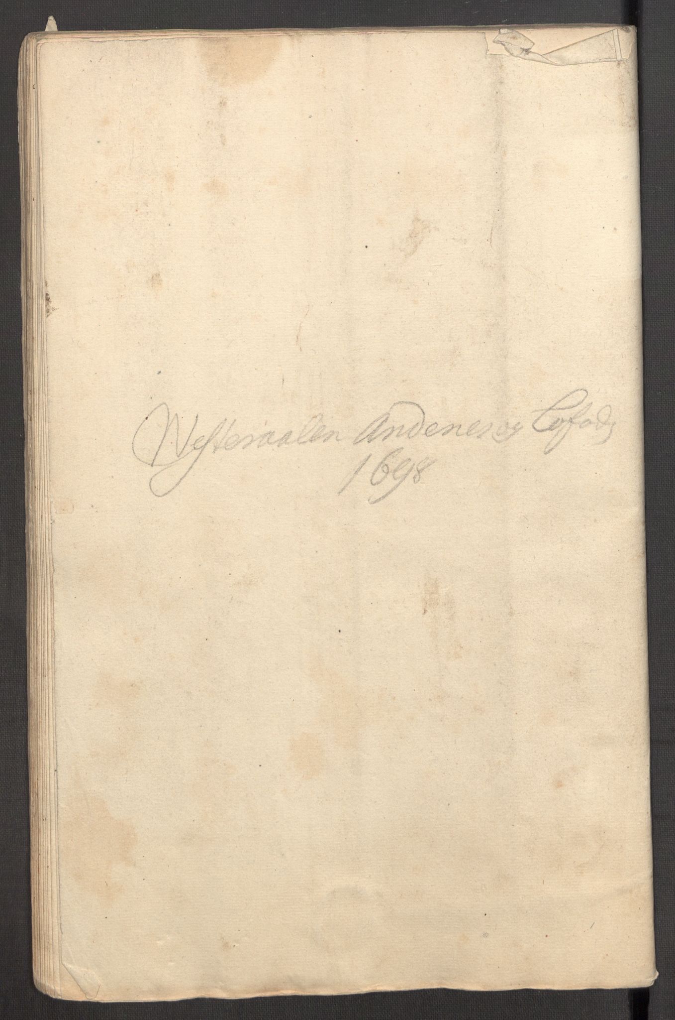 Rentekammeret inntil 1814, Reviderte regnskaper, Fogderegnskap, RA/EA-4092/R67/L4678: Fogderegnskap Vesterålen, Andenes og Lofoten, 1696-1708, s. 231