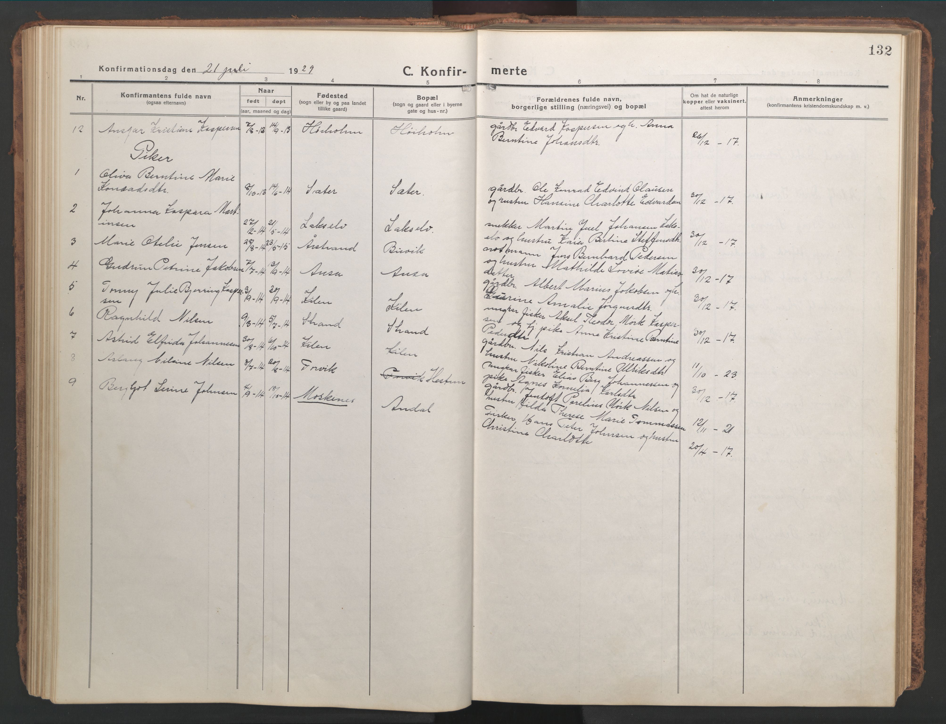 Ministerialprotokoller, klokkerbøker og fødselsregistre - Nordland, AV/SAT-A-1459/819/L0278: Klokkerbok nr. 819C04, 1917-1967, s. 132