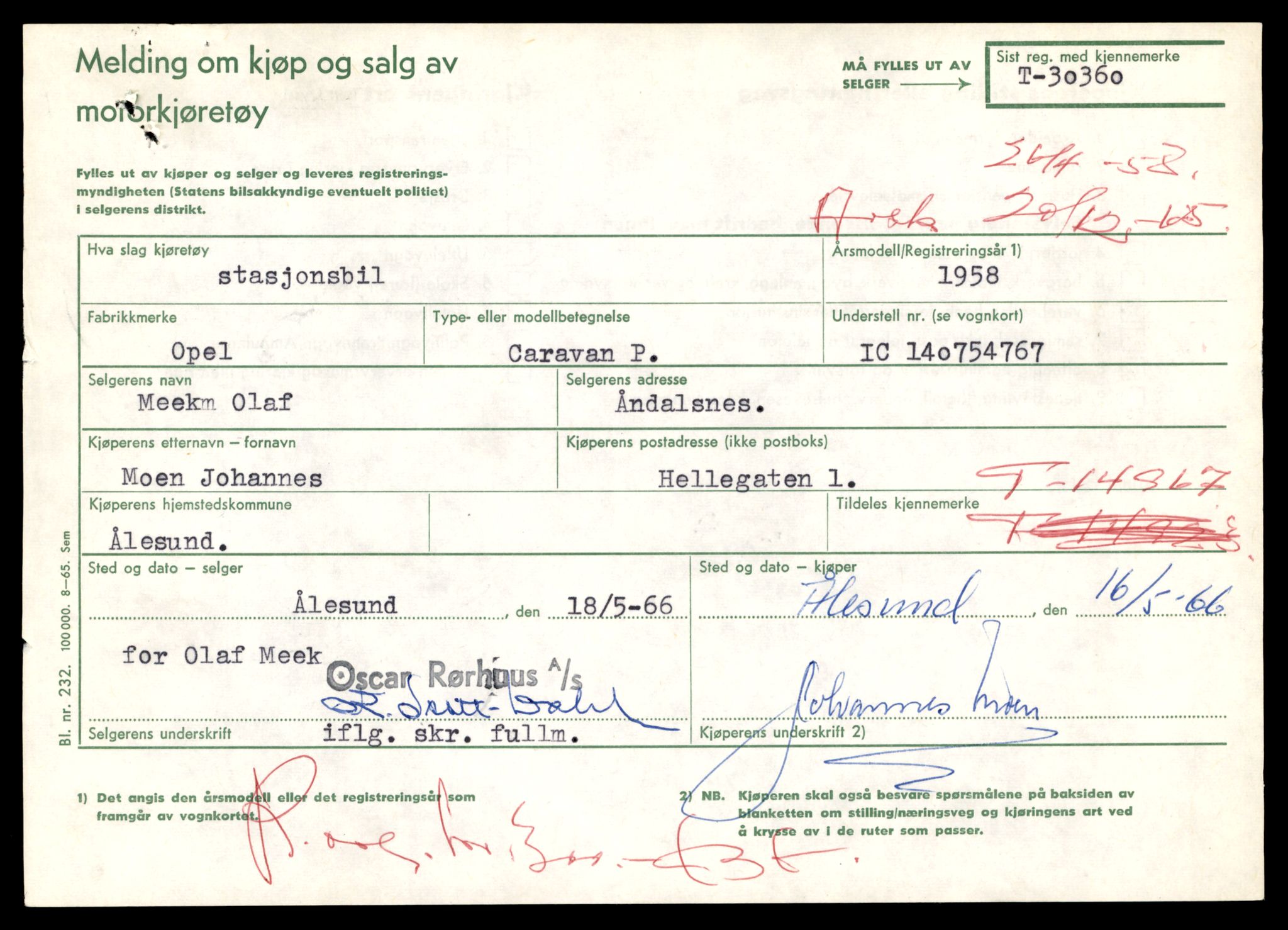 Møre og Romsdal vegkontor - Ålesund trafikkstasjon, AV/SAT-A-4099/F/Fe/L0049: Registreringskort for kjøretøy T 14864 - T 18613, 1927-1998, s. 2451