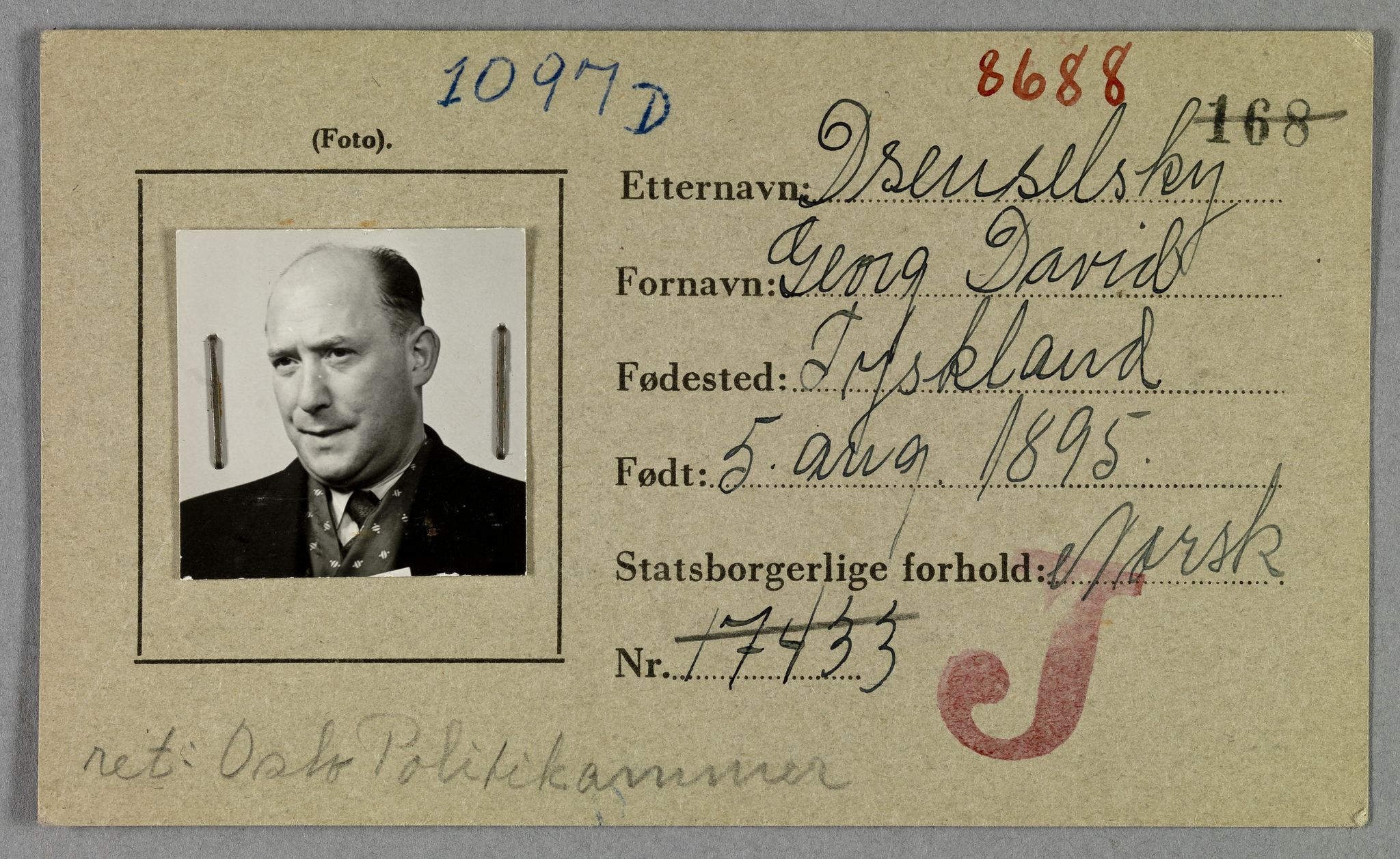 Sosialdepartementet, Våre Falne, AV/RA-S-1708/E/Ee/L0021A: Fotografier av jøder på legitimasjonskort (1941-42), 1941-1942, s. 83