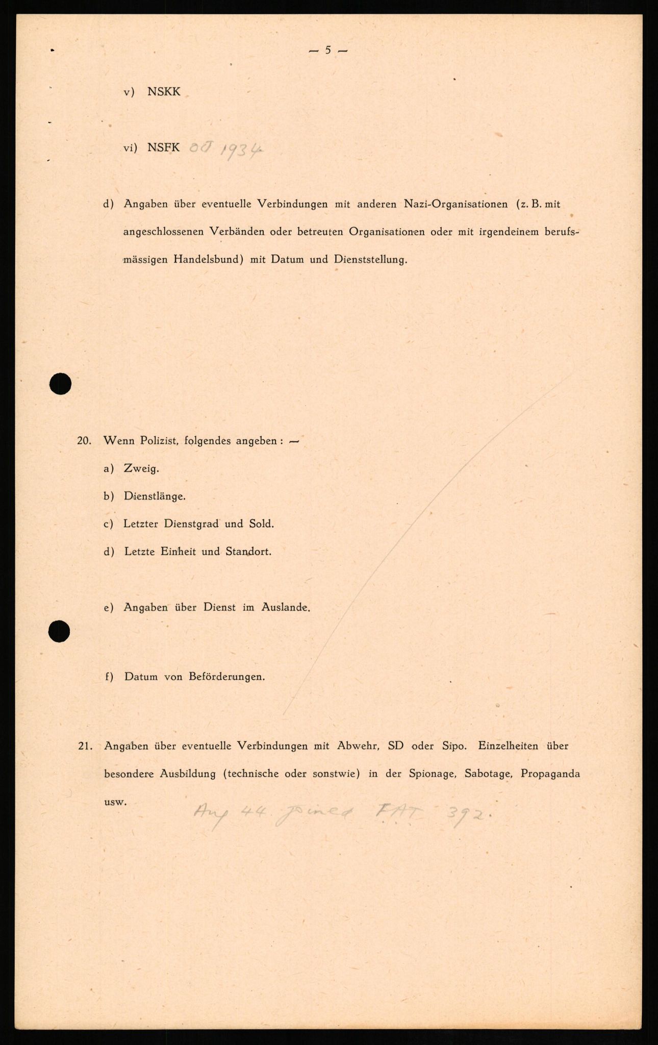 Forsvaret, Forsvarets overkommando II, AV/RA-RAFA-3915/D/Db/L0013: CI Questionaires. Tyske okkupasjonsstyrker i Norge. Tyskere., 1945-1946, s. 114