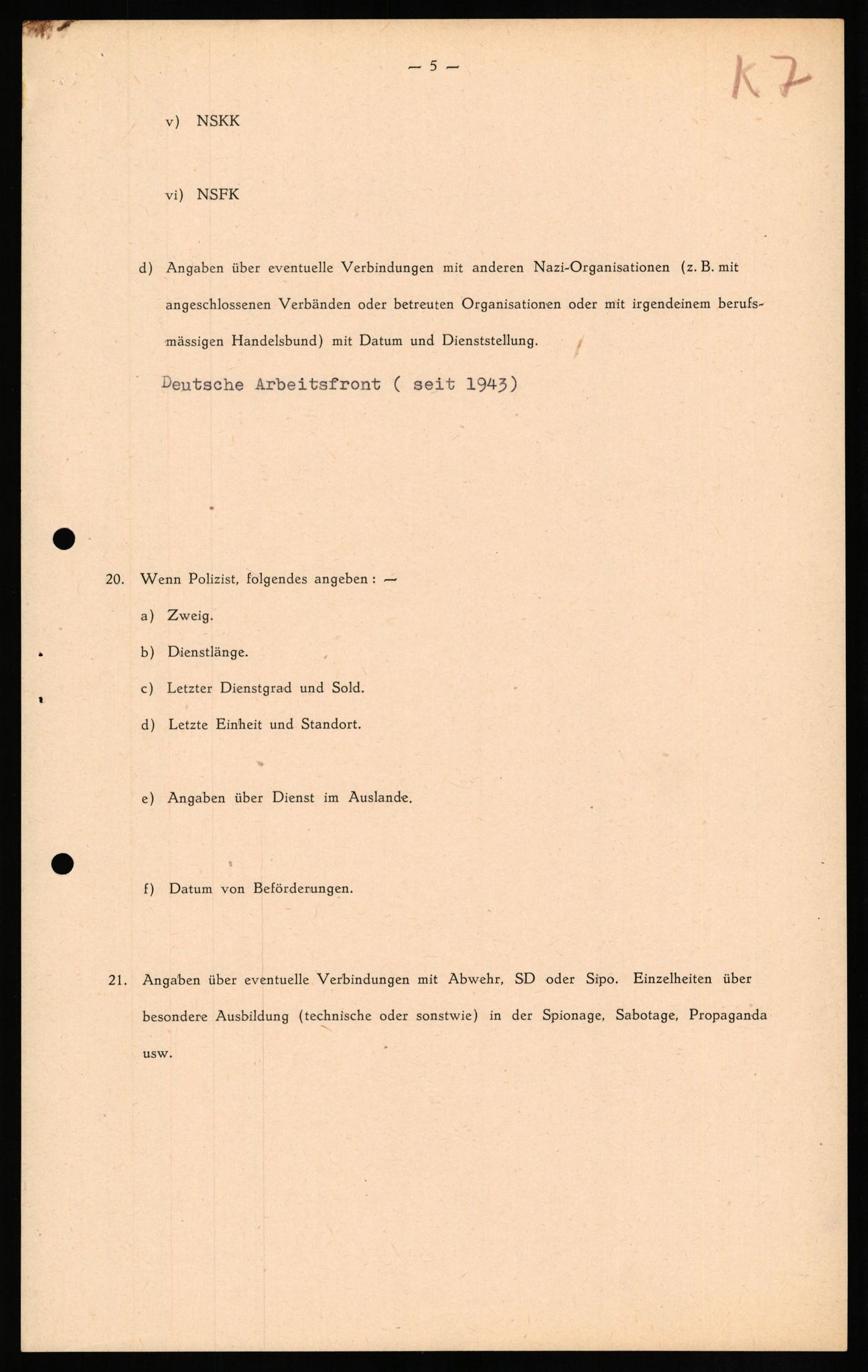 Forsvaret, Forsvarets overkommando II, AV/RA-RAFA-3915/D/Db/L0018: CI Questionaires. Tyske okkupasjonsstyrker i Norge. Tyskere., 1945-1946, s. 73