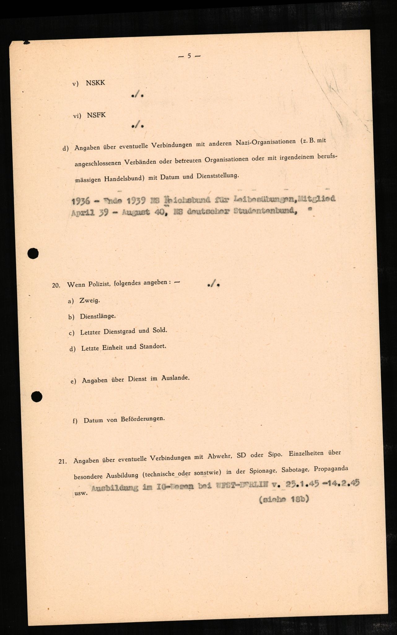 Forsvaret, Forsvarets overkommando II, AV/RA-RAFA-3915/D/Db/L0002: CI Questionaires. Tyske okkupasjonsstyrker i Norge. Tyskere., 1945-1946, s. 561