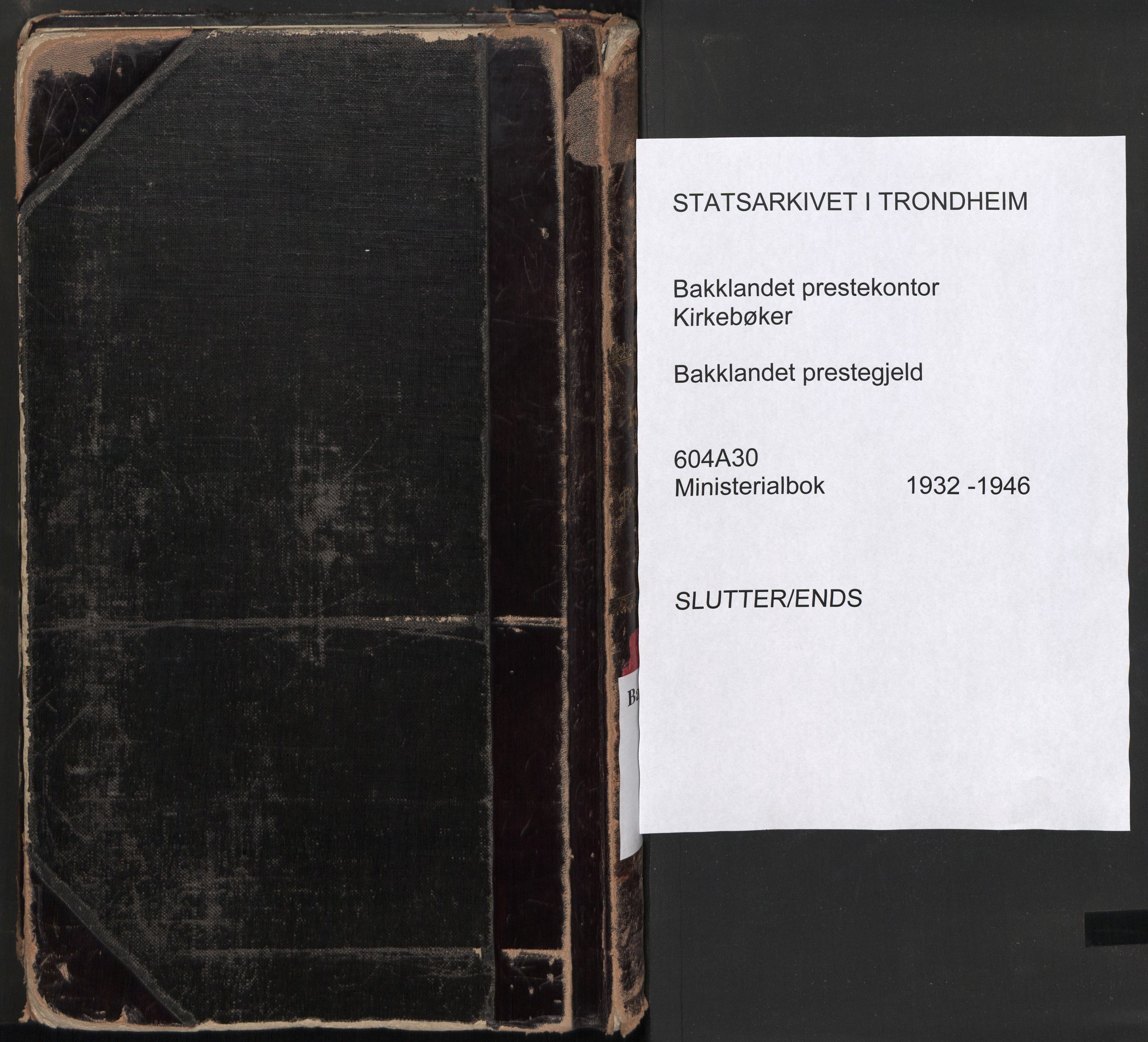 Ministerialprotokoller, klokkerbøker og fødselsregistre - Sør-Trøndelag, SAT/A-1456/604/L0210: Ministerialbok nr. 604A30, 1932-1946