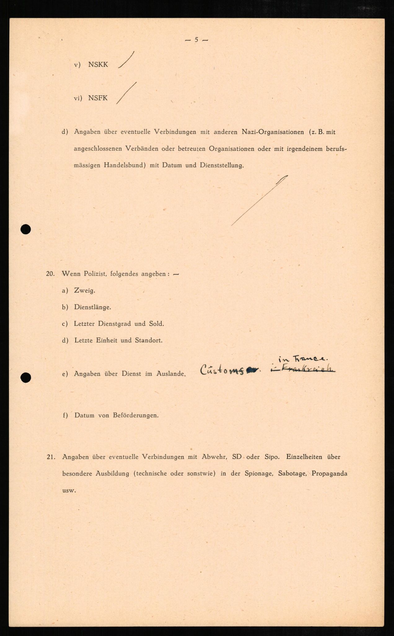 Forsvaret, Forsvarets overkommando II, AV/RA-RAFA-3915/D/Db/L0008: CI Questionaires. Tyske okkupasjonsstyrker i Norge. Tyskere., 1945-1946, s. 127