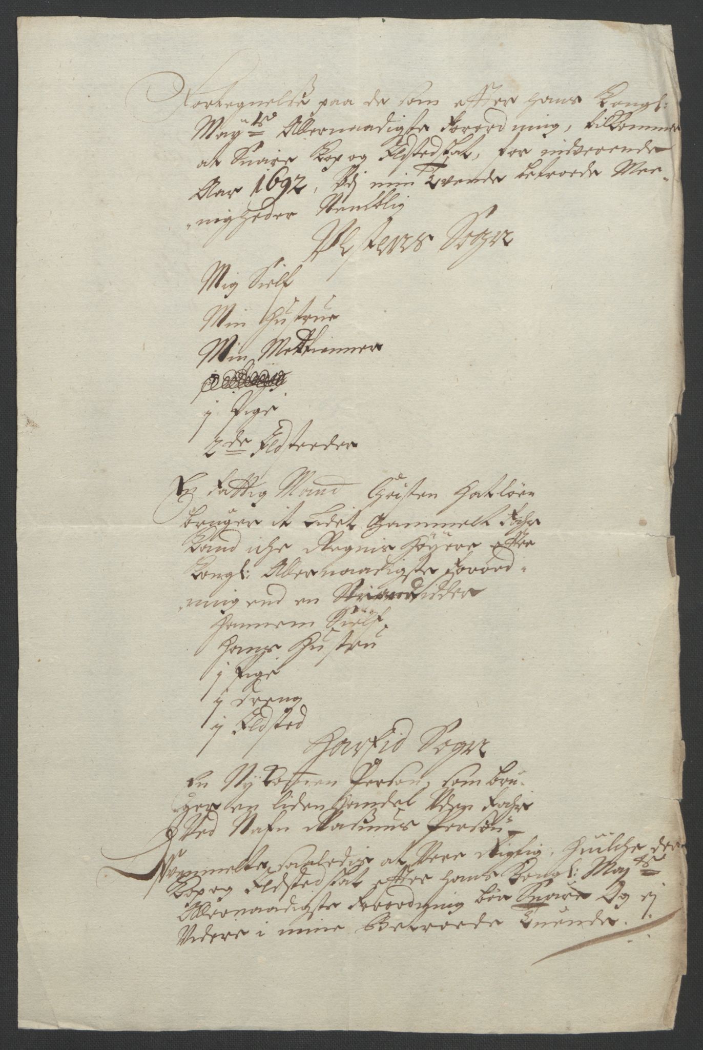 Rentekammeret inntil 1814, Reviderte regnskaper, Fogderegnskap, RA/EA-4092/R54/L3554: Fogderegnskap Sunnmøre, 1691-1693, s. 298