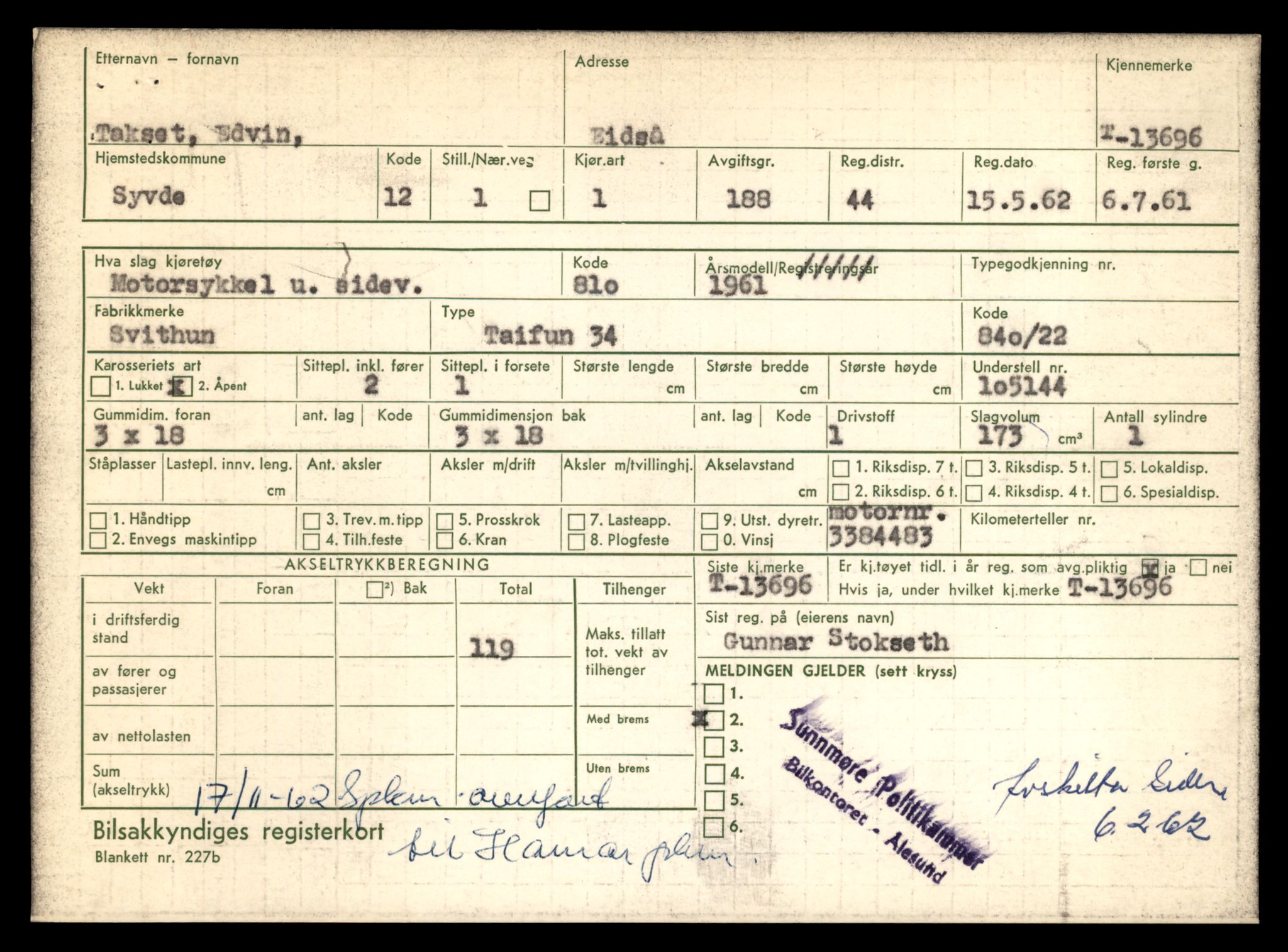 Møre og Romsdal vegkontor - Ålesund trafikkstasjon, AV/SAT-A-4099/F/Fe/L0040: Registreringskort for kjøretøy T 13531 - T 13709, 1927-1998, s. 2817