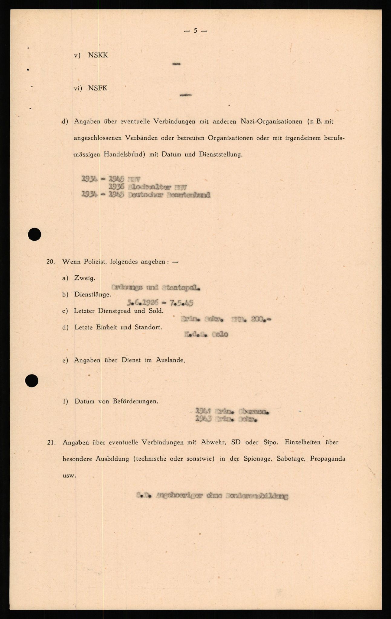 Forsvaret, Forsvarets overkommando II, RA/RAFA-3915/D/Db/L0021: CI Questionaires. Tyske okkupasjonsstyrker i Norge. Tyskere., 1945-1946, s. 126