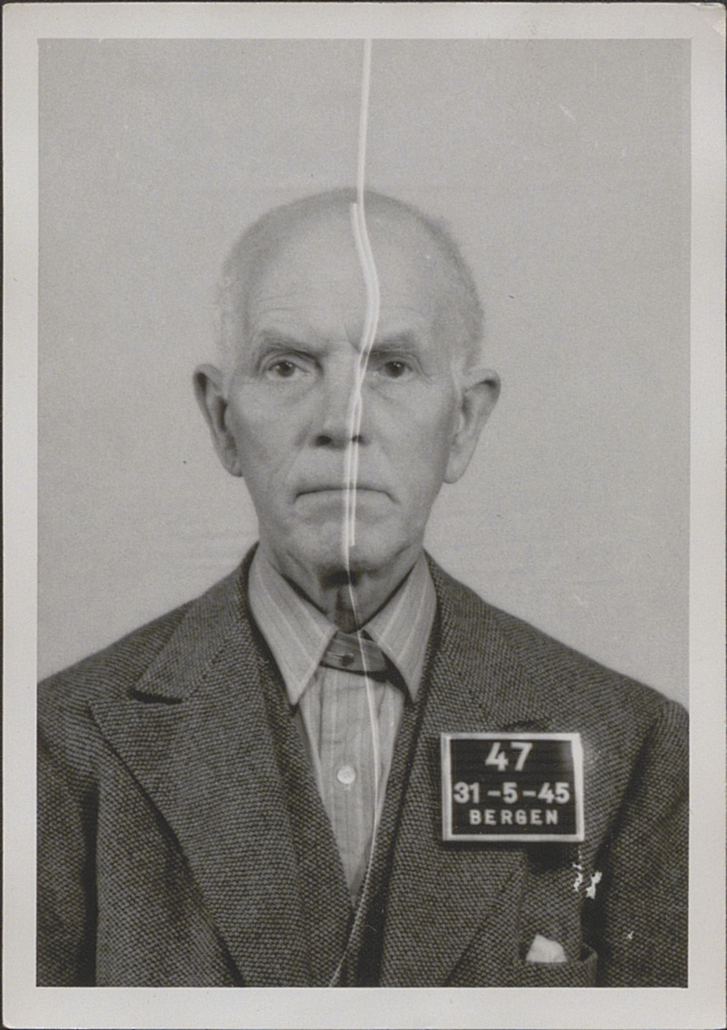 Bergen politikammer / politidistrikt, SAB/A-60401/Y/Yc/Ycd/L0004: Personfoto - landsvikere etc, 1945-1947, s. 39