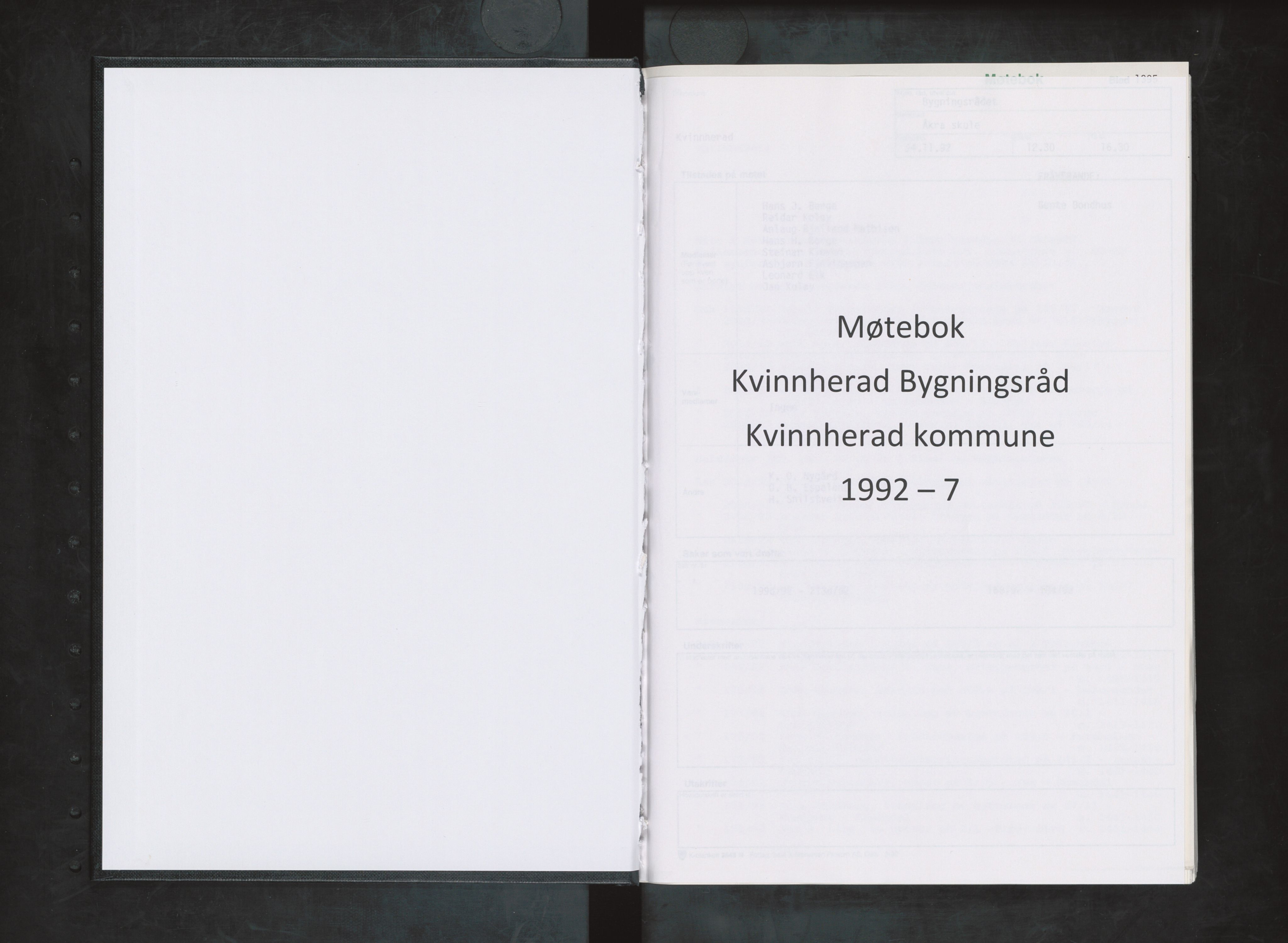 Kvinnherad kommune. Bygningsrådet , IKAH/1224-511/A/Aa/L0083: Møtebok for Kvinnherad bygningsråd, 1992