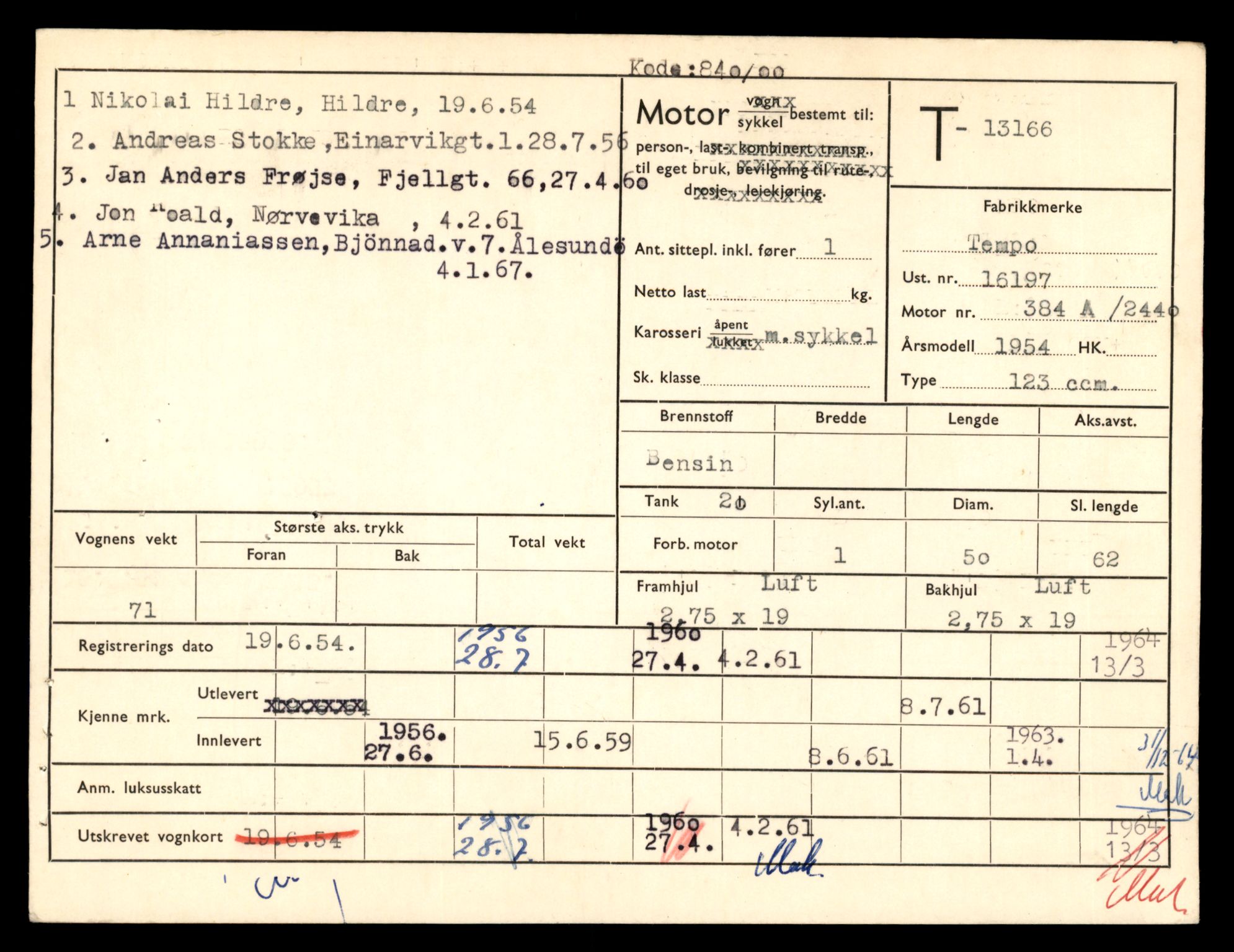 Møre og Romsdal vegkontor - Ålesund trafikkstasjon, AV/SAT-A-4099/F/Fe/L0037: Registreringskort for kjøretøy T 13031 - T 13179, 1927-1998, s. 2586