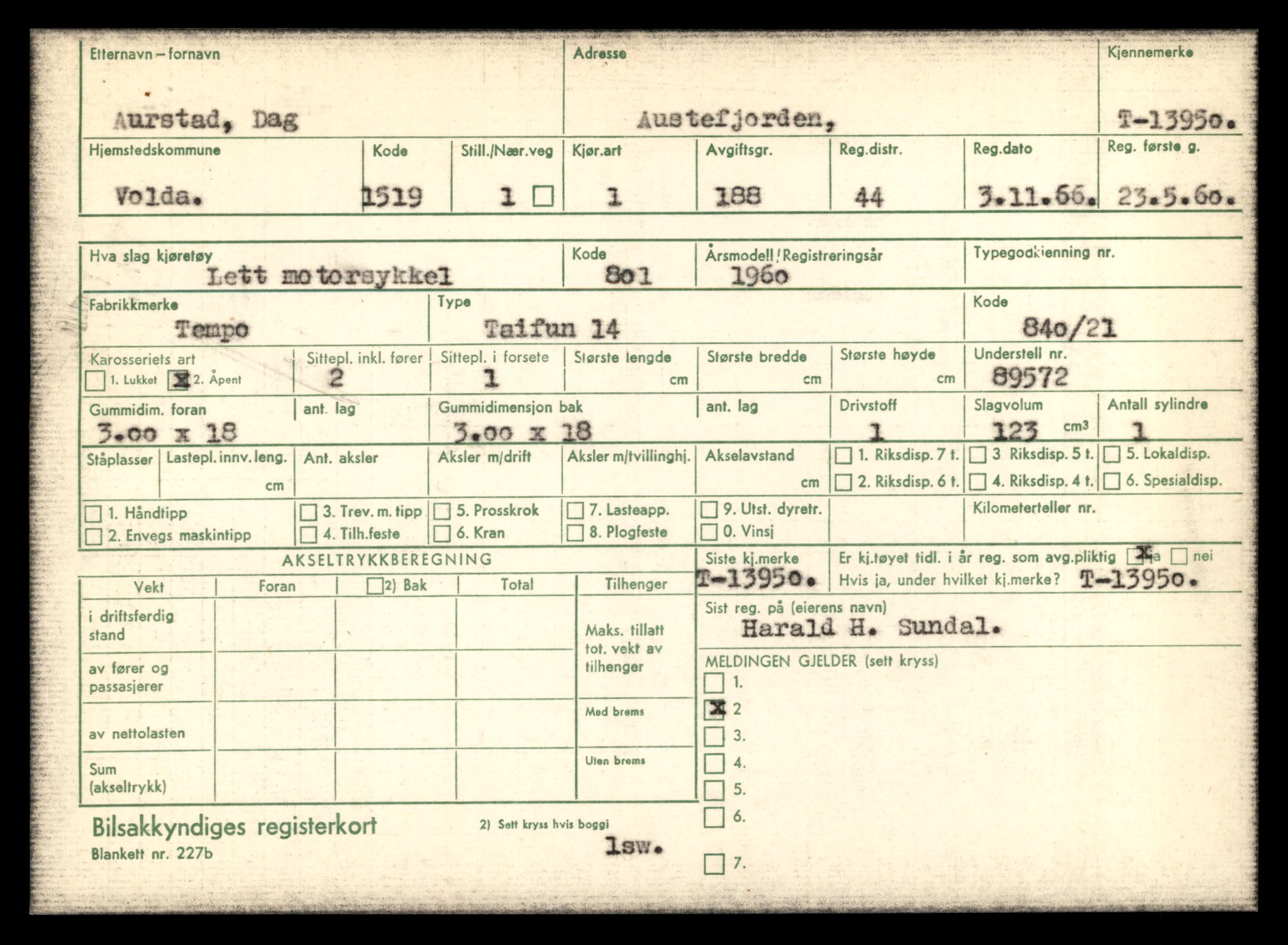 Møre og Romsdal vegkontor - Ålesund trafikkstasjon, SAT/A-4099/F/Fe/L0042: Registreringskort for kjøretøy T 13906 - T 14079, 1927-1998, s. 743