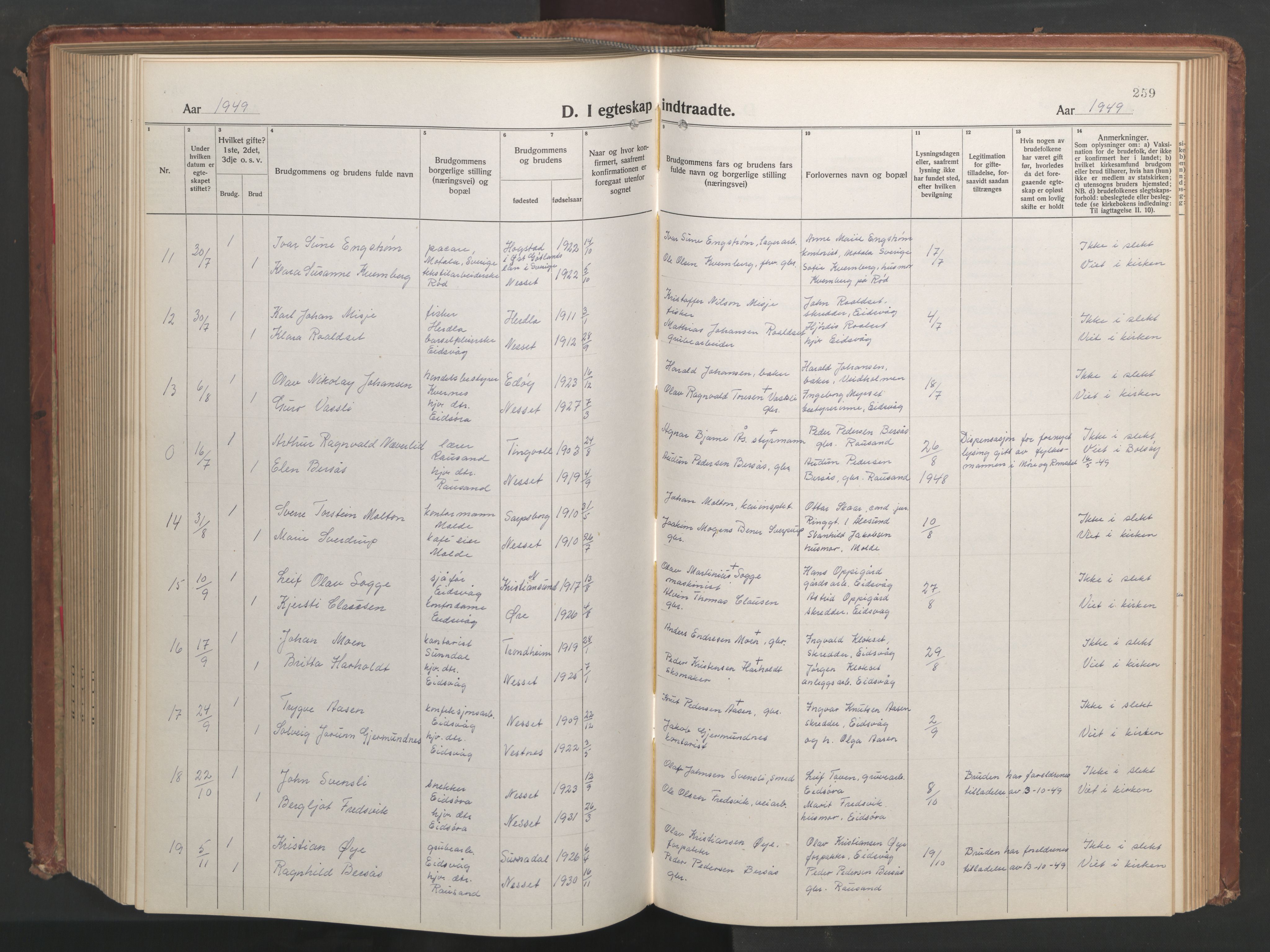 Ministerialprotokoller, klokkerbøker og fødselsregistre - Møre og Romsdal, AV/SAT-A-1454/551/L0633: Klokkerbok nr. 551C05, 1921-1961, s. 259