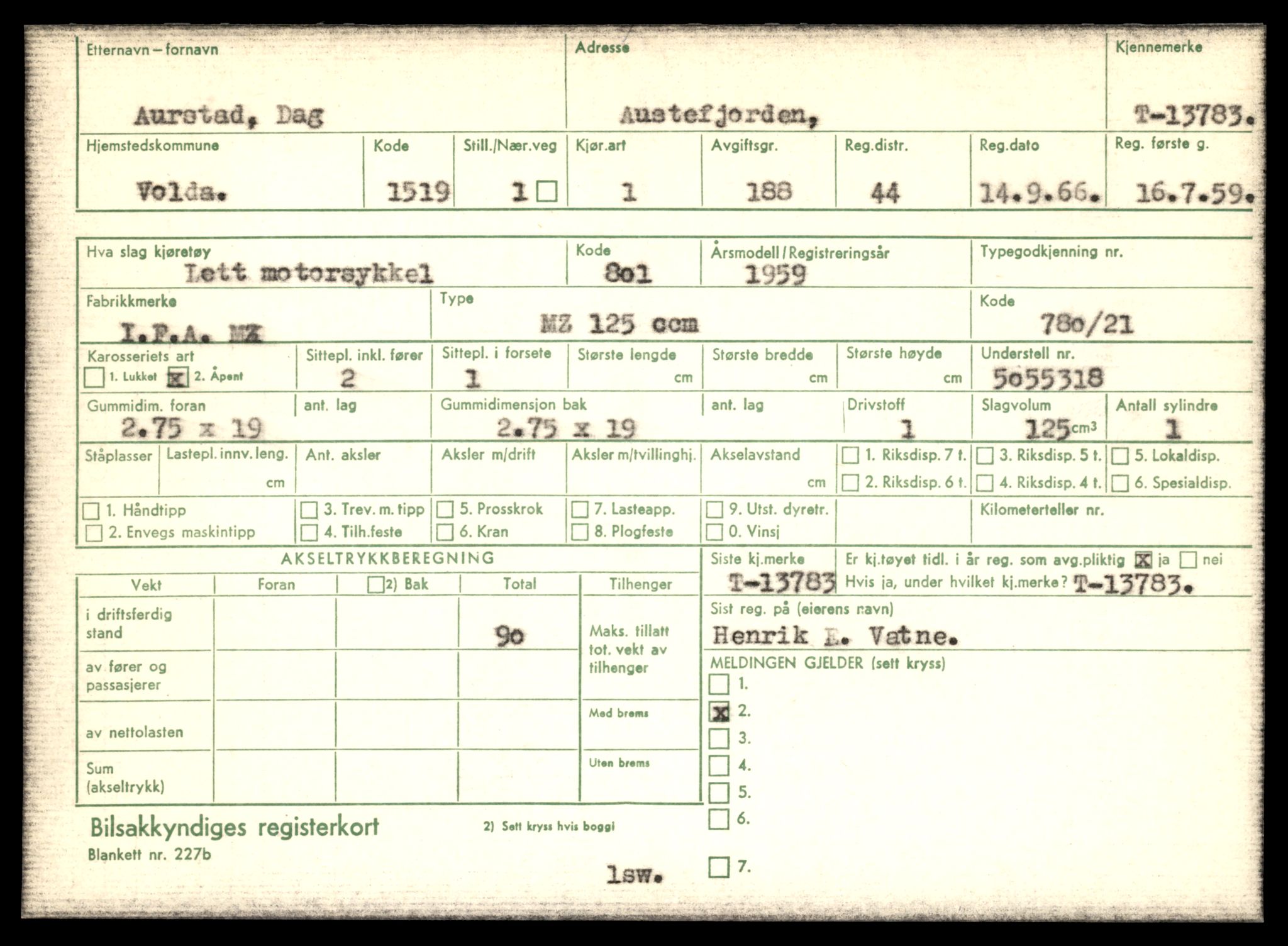 Møre og Romsdal vegkontor - Ålesund trafikkstasjon, AV/SAT-A-4099/F/Fe/L0041: Registreringskort for kjøretøy T 13710 - T 13905, 1927-1998, s. 1265