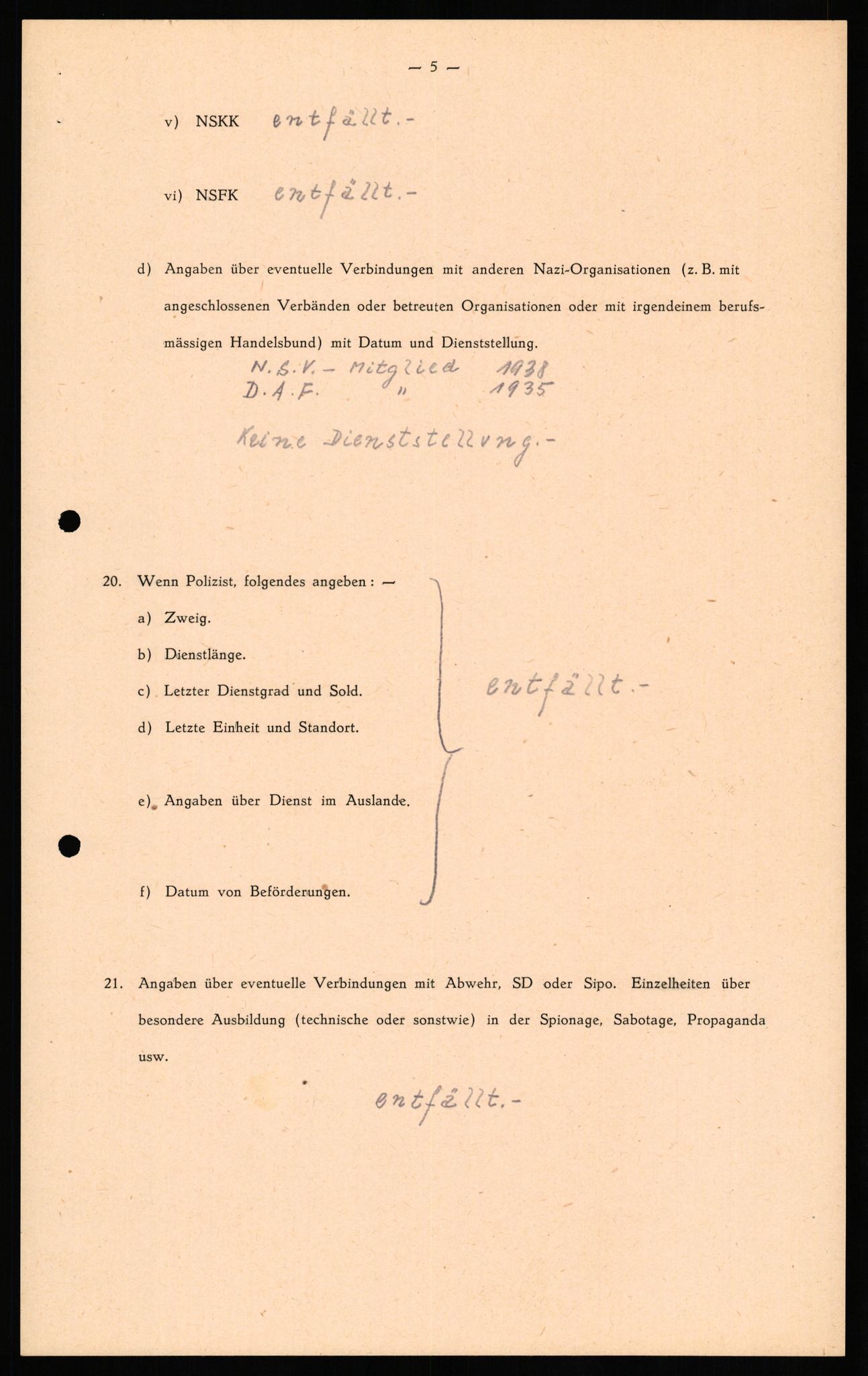 Forsvaret, Forsvarets overkommando II, AV/RA-RAFA-3915/D/Db/L0026: CI Questionaires. Tyske okkupasjonsstyrker i Norge. Tyskere., 1945-1946, s. 407