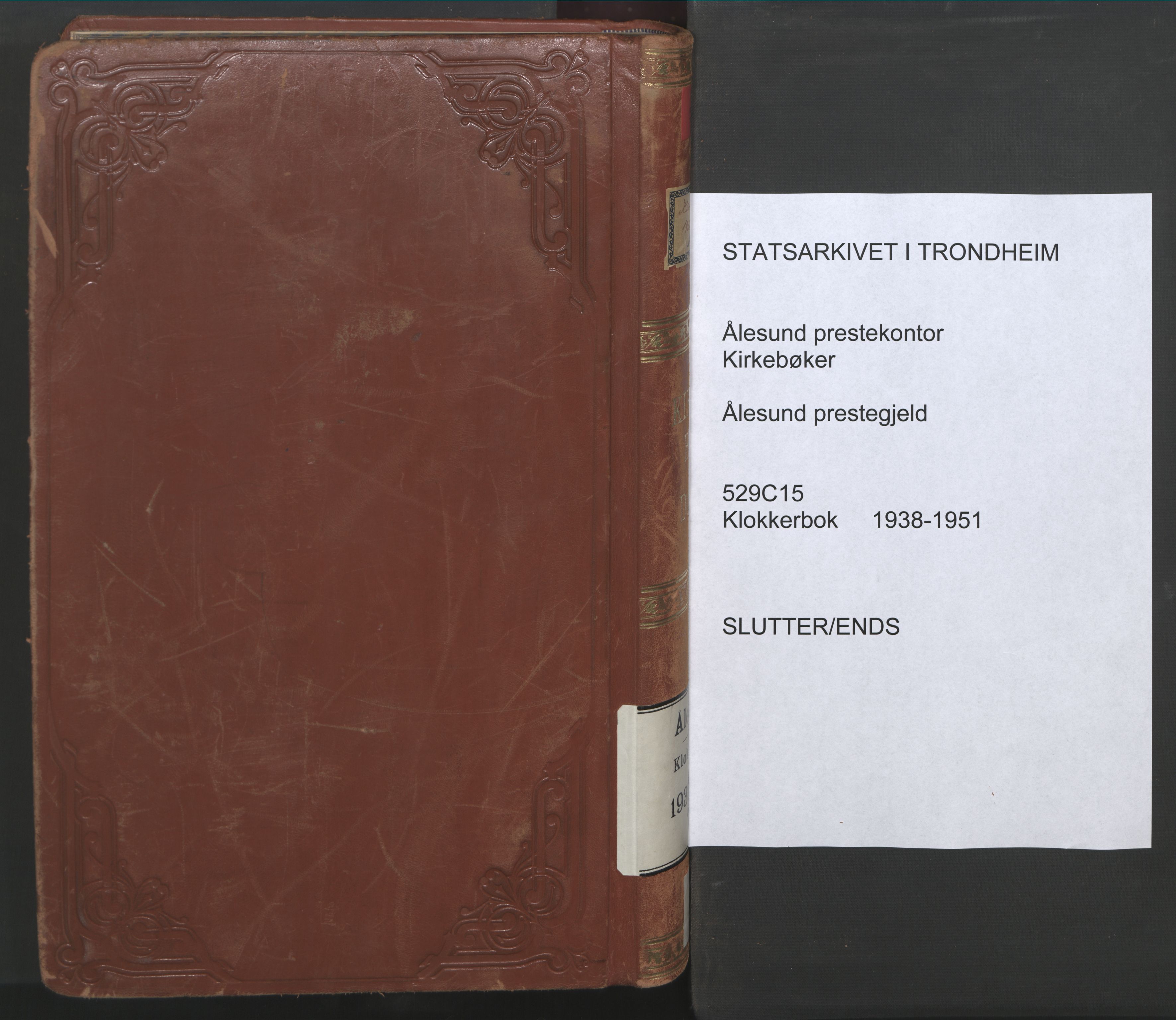 Ministerialprotokoller, klokkerbøker og fødselsregistre - Møre og Romsdal, AV/SAT-A-1454/529/L0478: Klokkerbok nr. 529C15, 1938-1951, s. 177