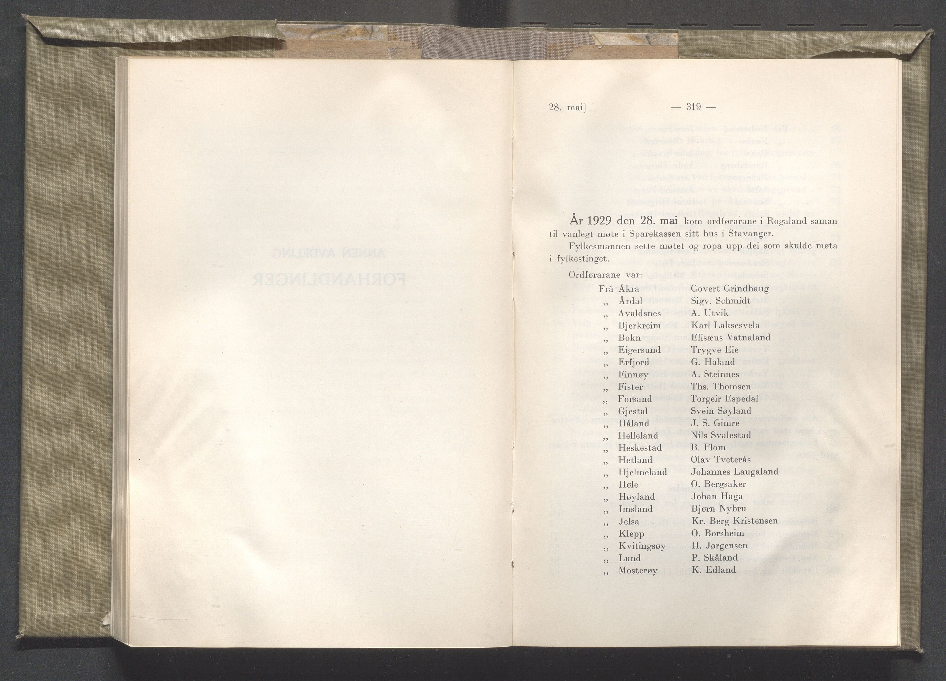 Rogaland fylkeskommune - Fylkesrådmannen , IKAR/A-900/A/Aa/Aaa/L0048: Møtebok , 1929, s. 318-319