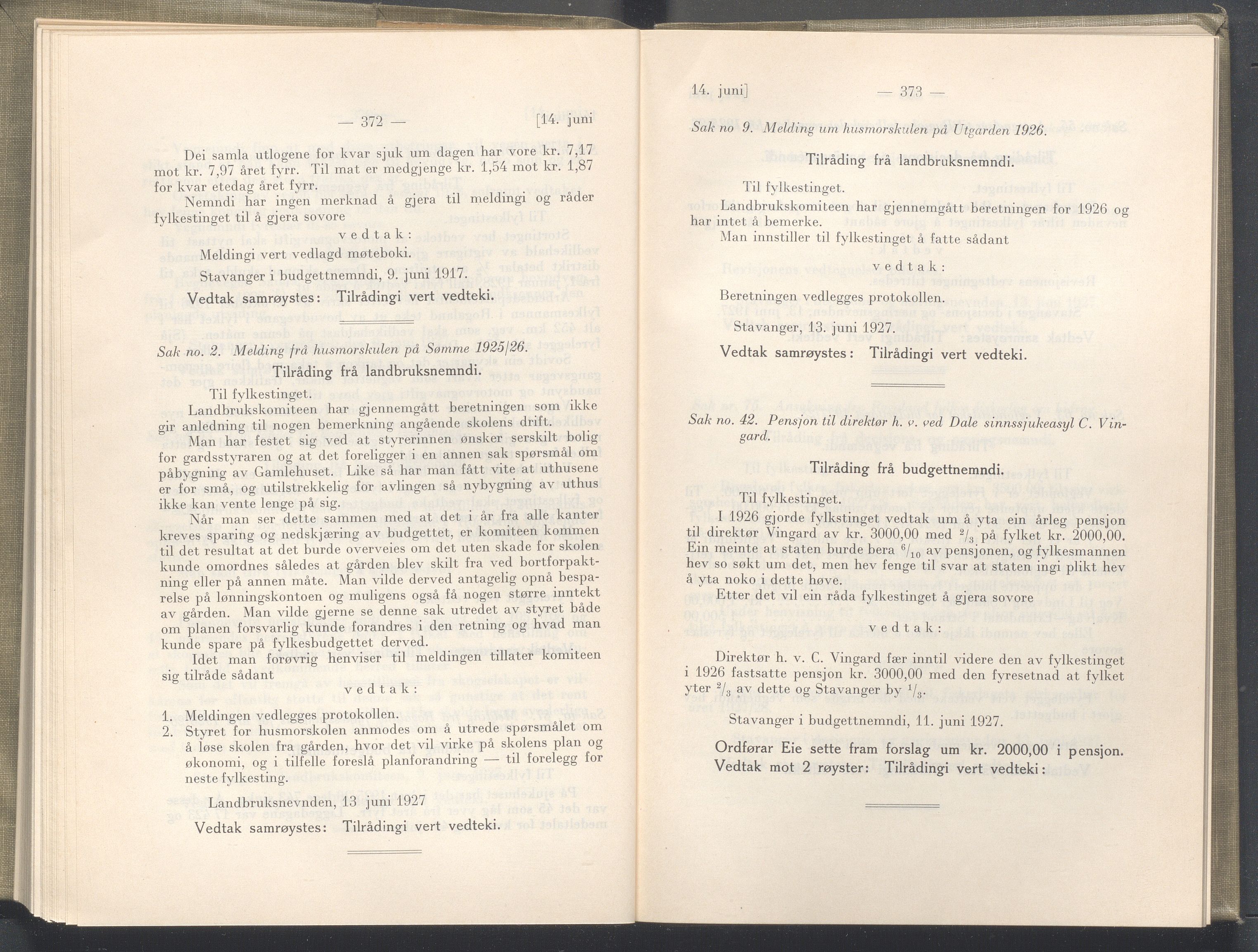 Rogaland fylkeskommune - Fylkesrådmannen , IKAR/A-900/A/Aa/Aaa/L0046: Møtebok , 1927, s. 372-373