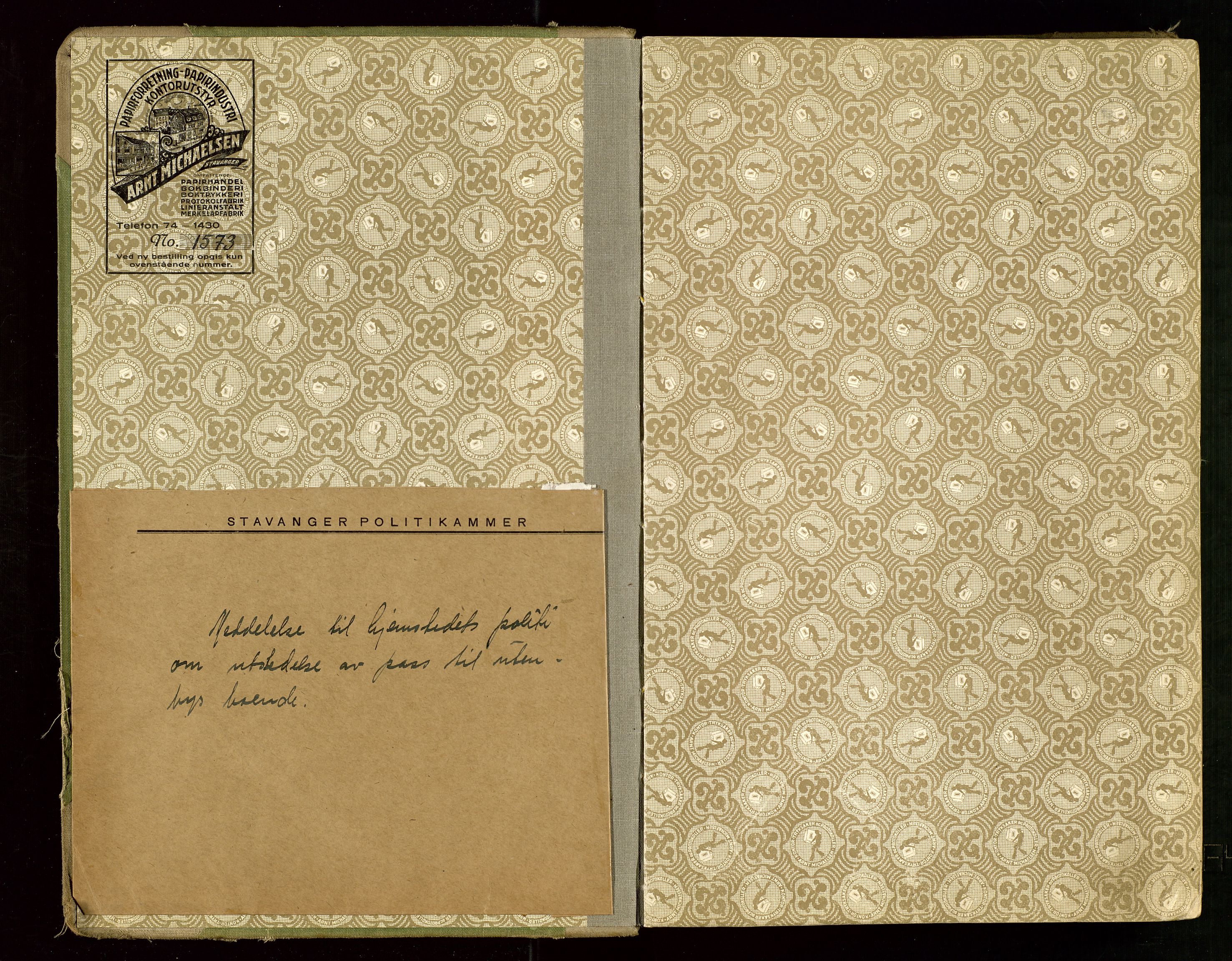 Stavanger politikammer, AV/SAST-A-100361/001/H/Hc/Hcd/Hcdb/L0002: "Pass-protokoll", 1939-1945, s. 2