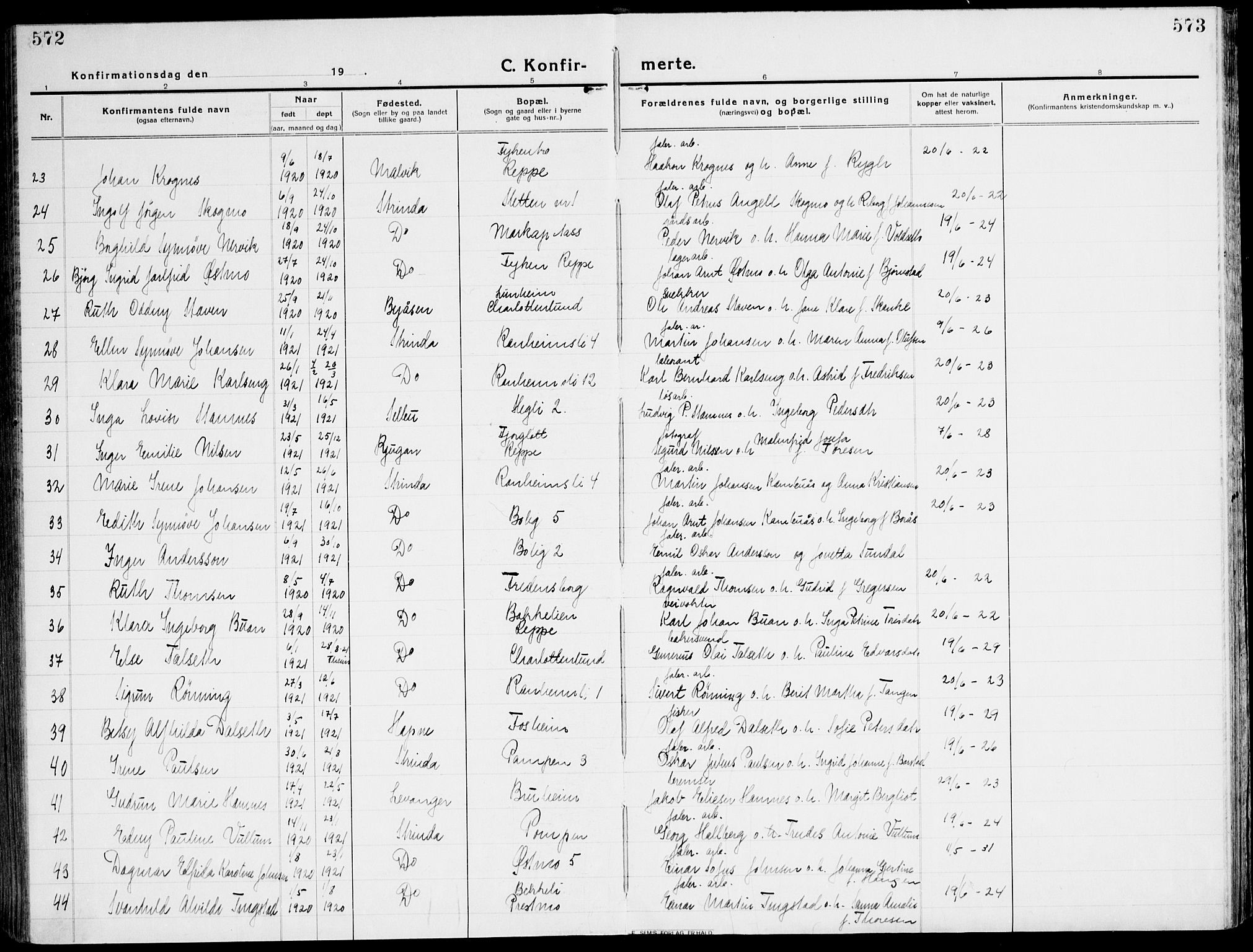 Ministerialprotokoller, klokkerbøker og fødselsregistre - Sør-Trøndelag, AV/SAT-A-1456/607/L0321: Ministerialbok nr. 607A05, 1916-1935, s. 572-573