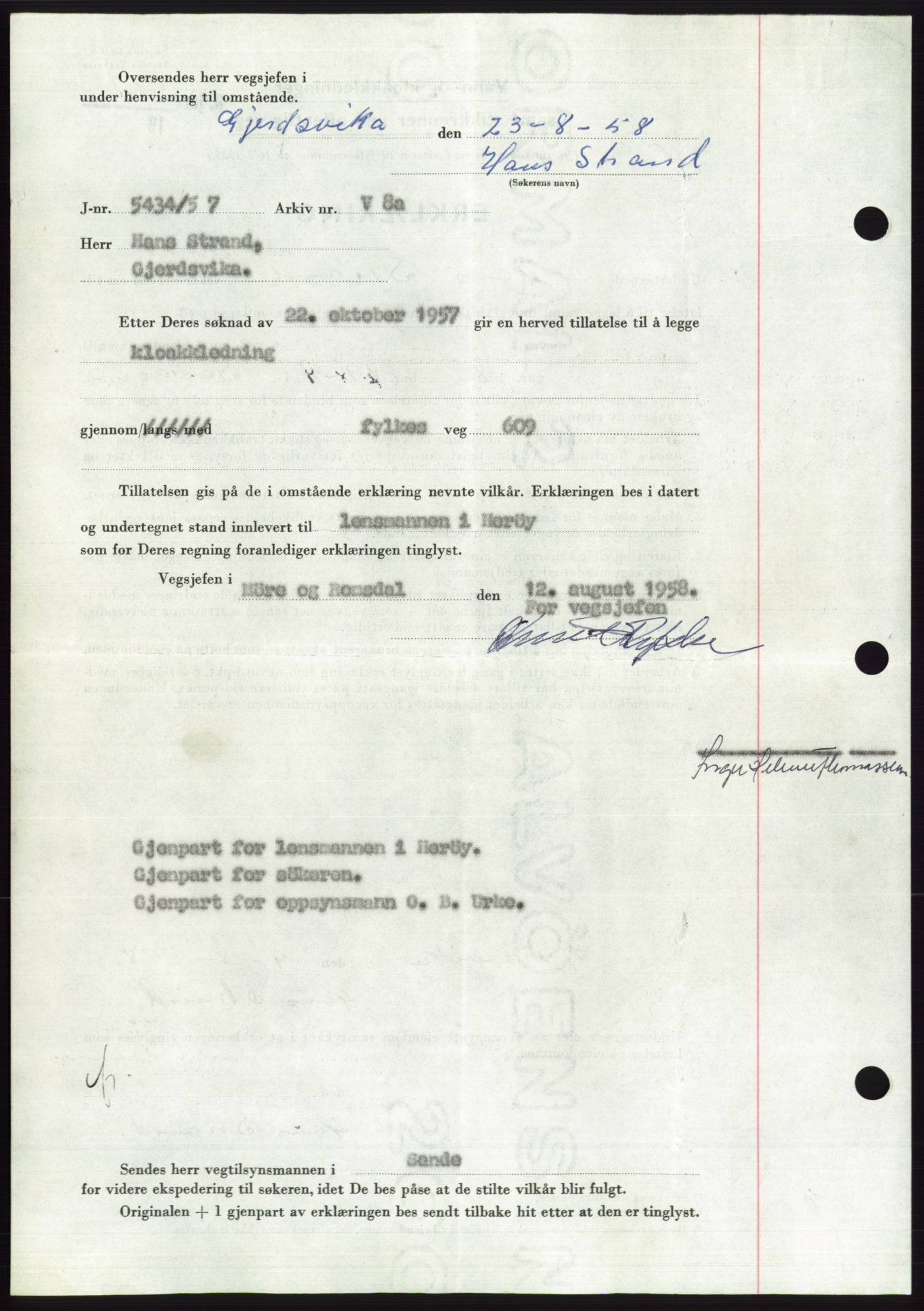 Søre Sunnmøre sorenskriveri, AV/SAT-A-4122/1/2/2C/L0110: Pantebok nr. 36A, 1958-1958, Dagboknr: 1811/1958